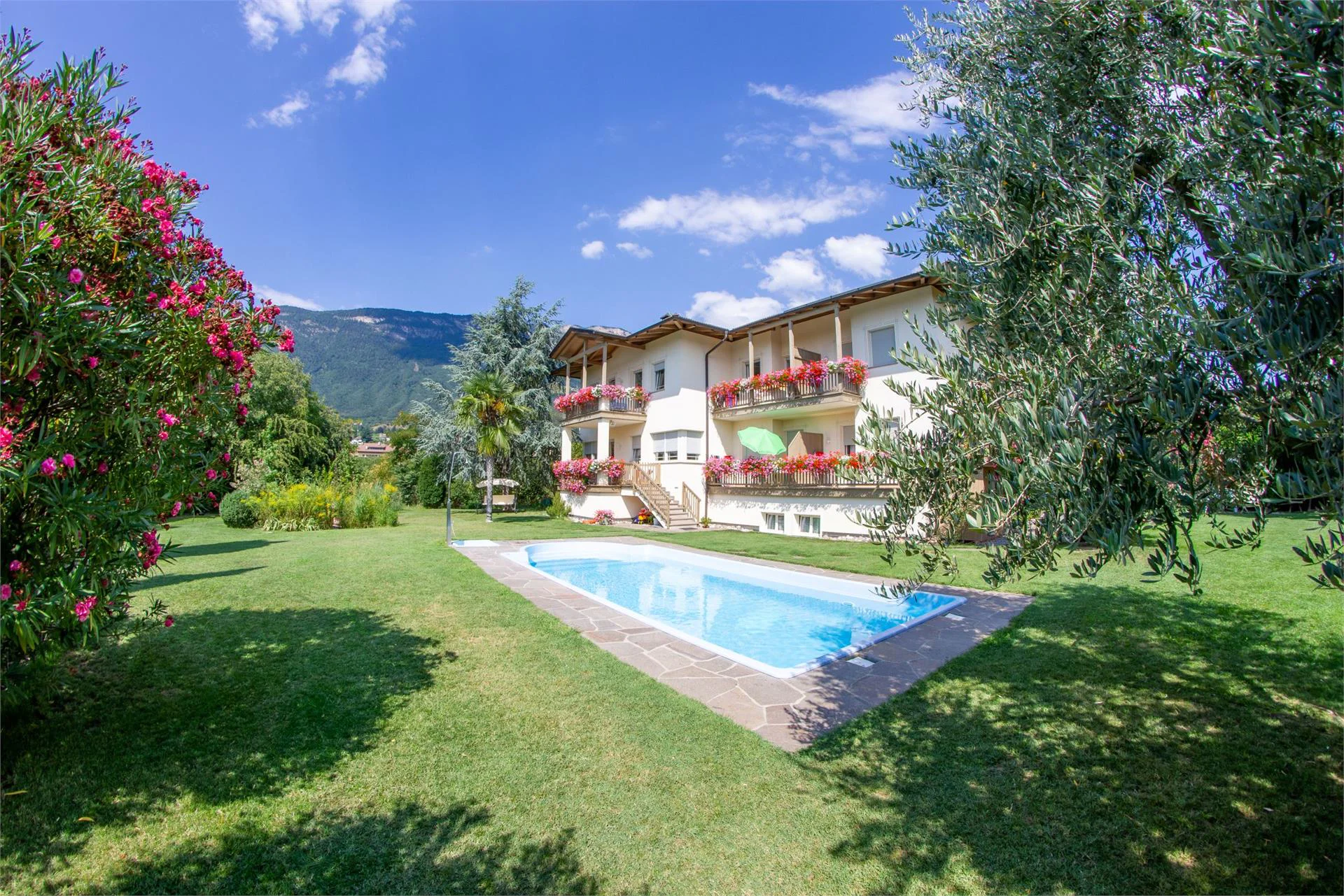 Blumenhof Appiano sulla Strada del Vino 2 suedtirol.info