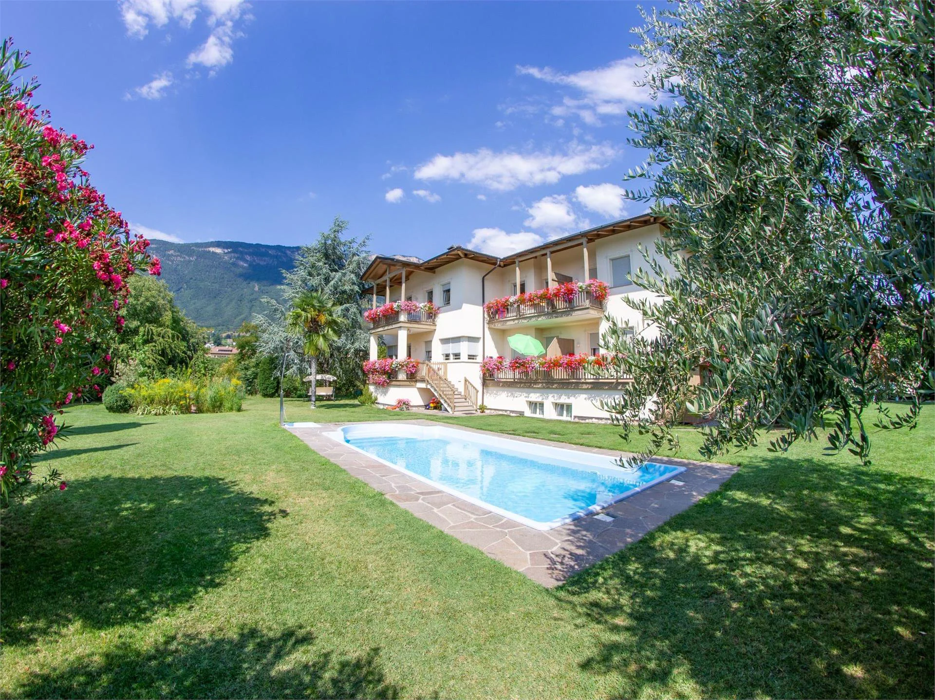 Blumenhof Appiano sulla Strada del Vino 1 suedtirol.info