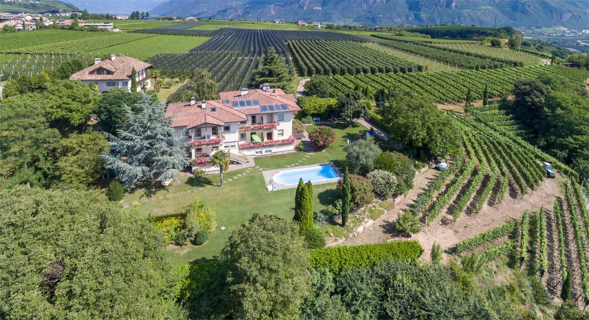 Blumenhof Appiano sulla Strada del Vino 5 suedtirol.info
