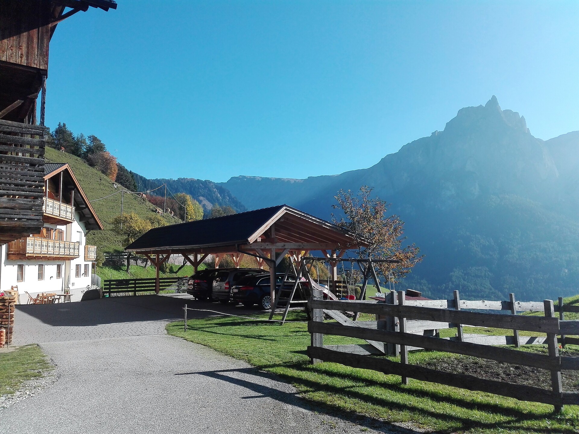 Hof im Sommer