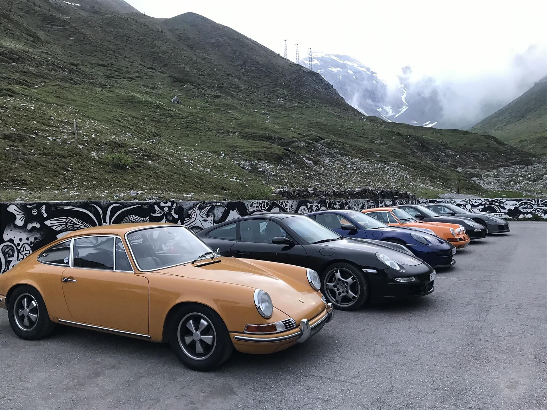 Porsche am Graffiti