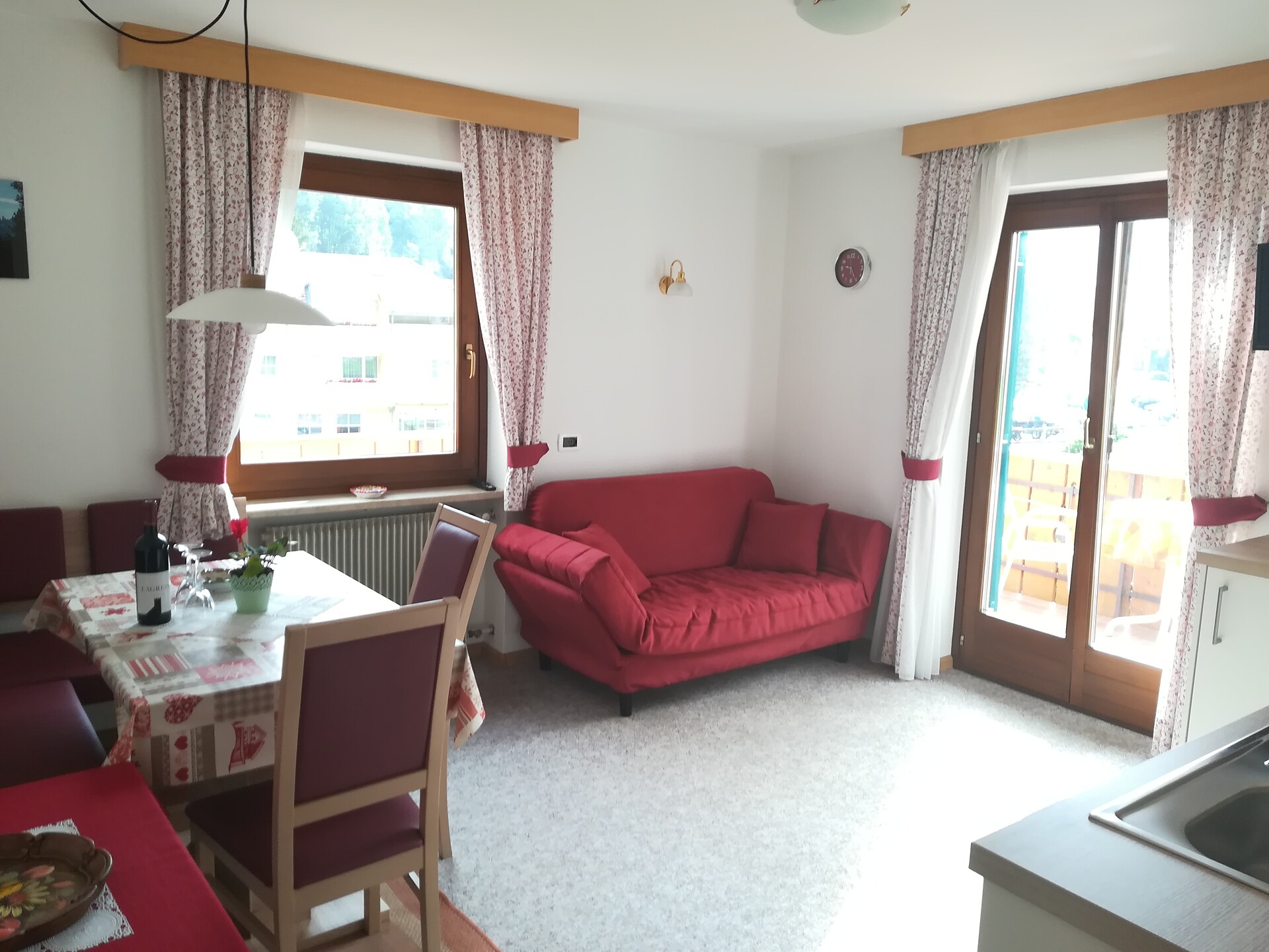 kitchen/dining room