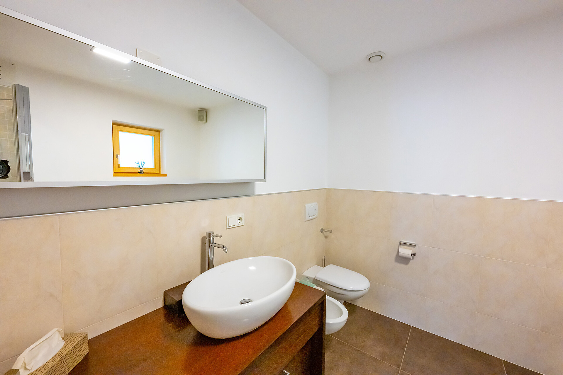 Bathroom with shower, bathtub and bidet