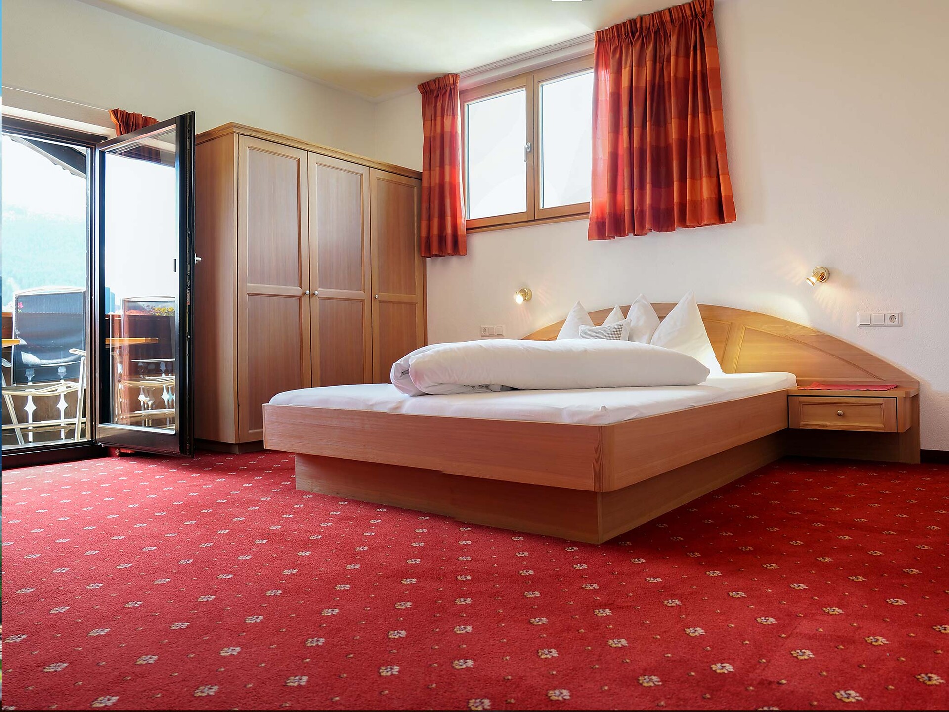 Schlafzimmer mit Balkon