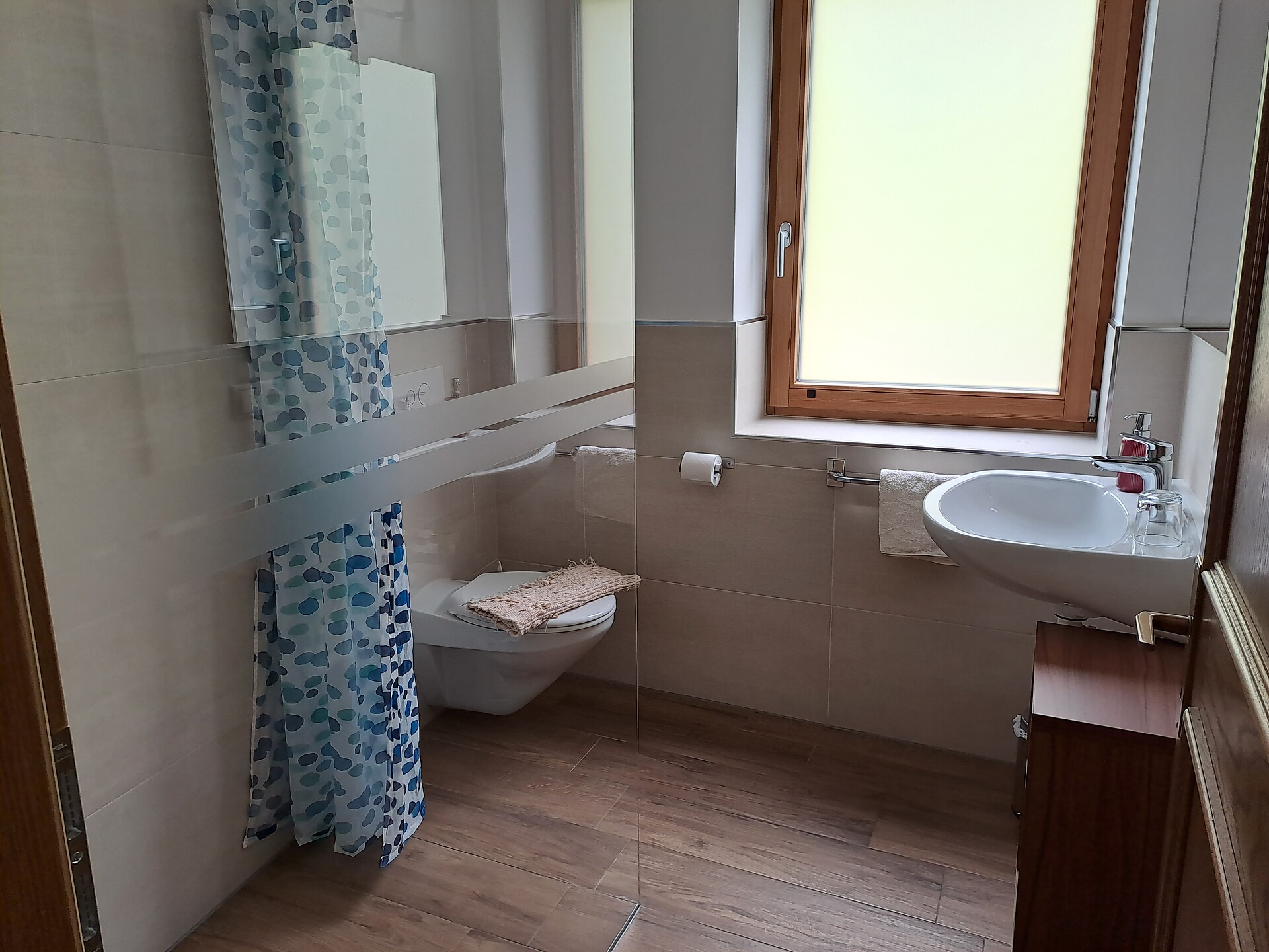 bathroom HAUSANGER