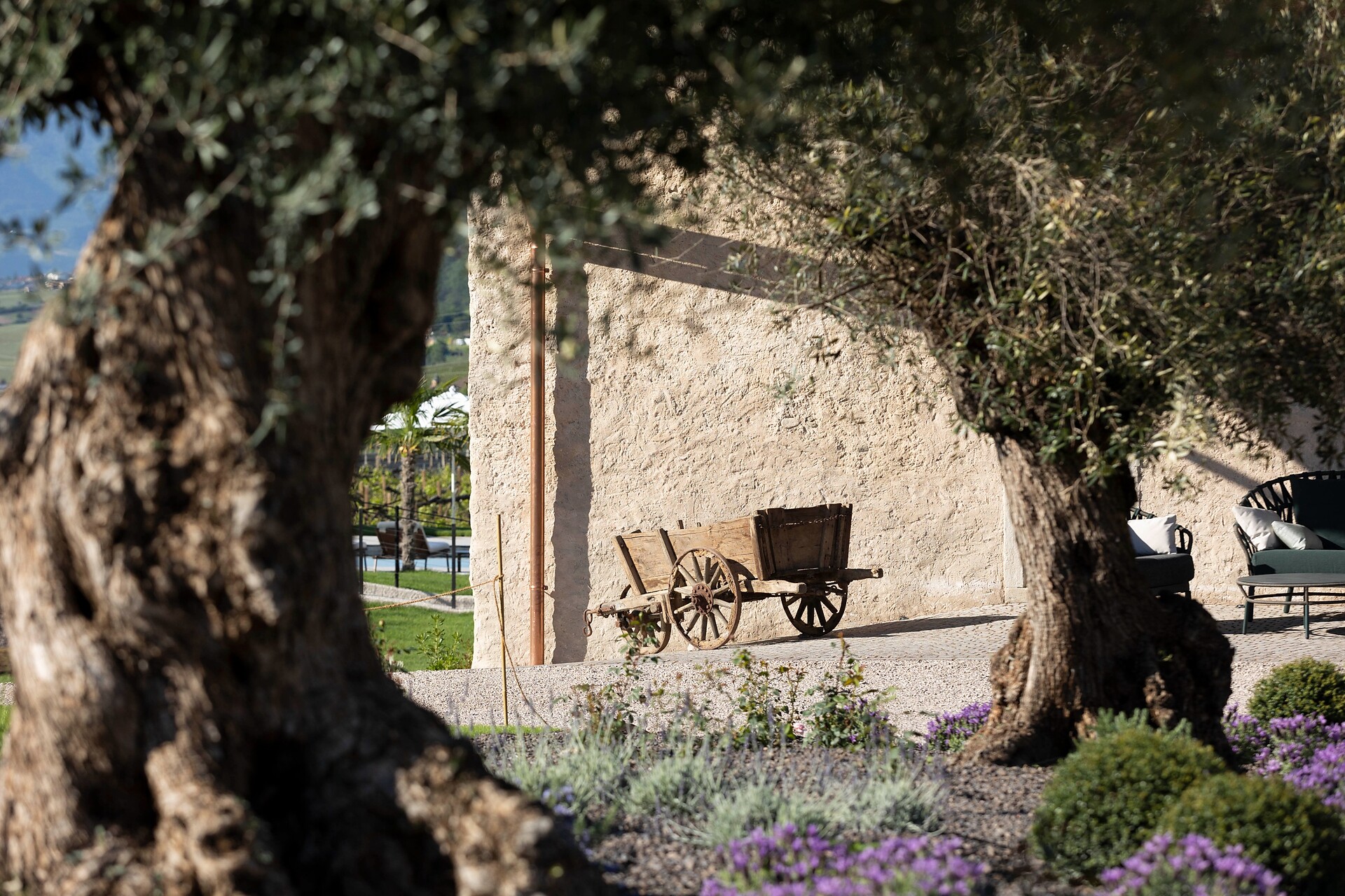 Battisti Suites