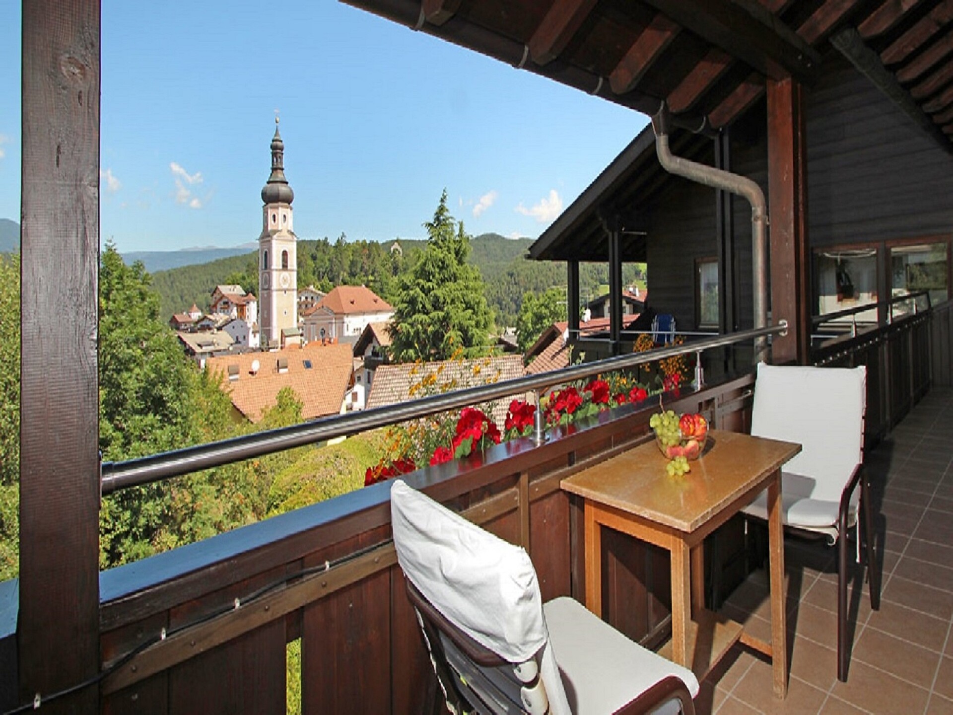 Balkonaussicht Richtung Dorf