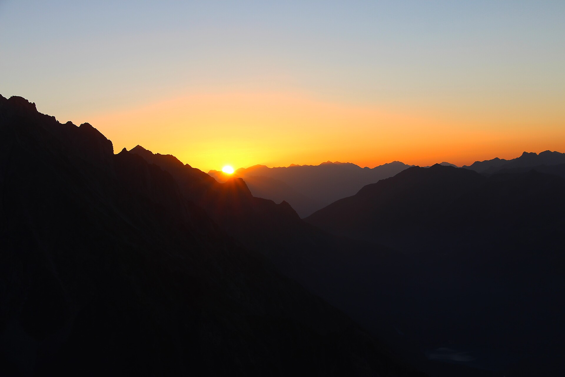 Sunrise "Rieserfernerhütte"