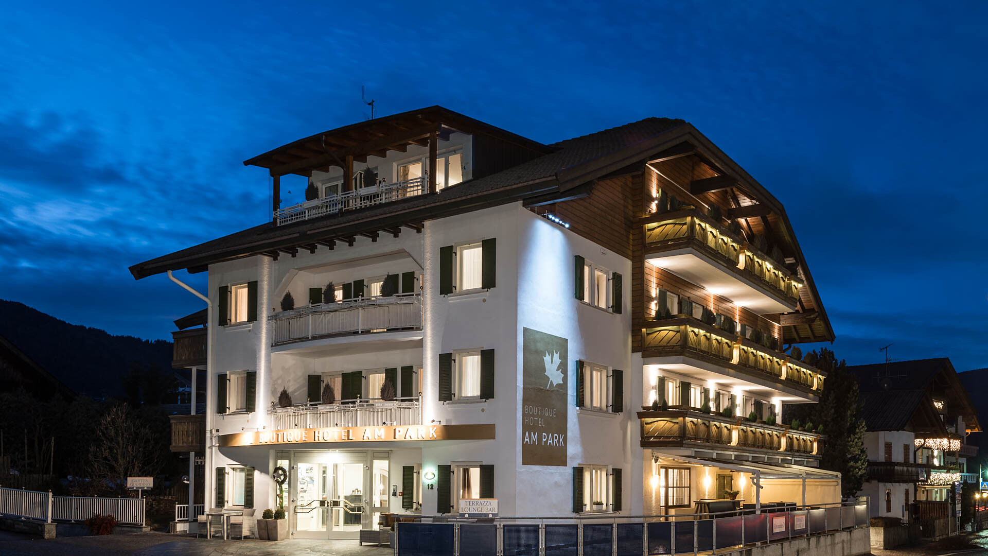 Boutique Hotel Am Park by night