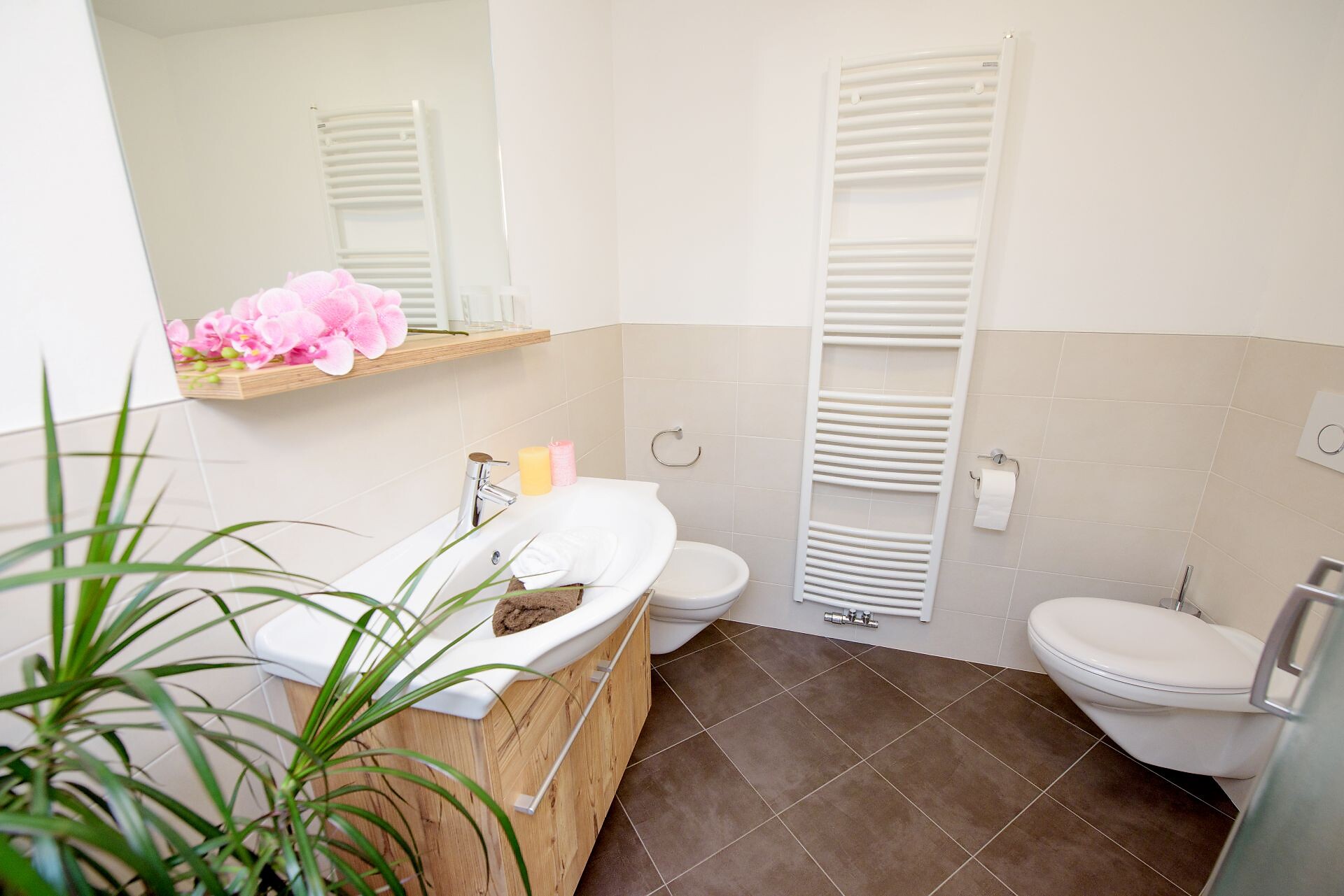 Bathroom sunflower
