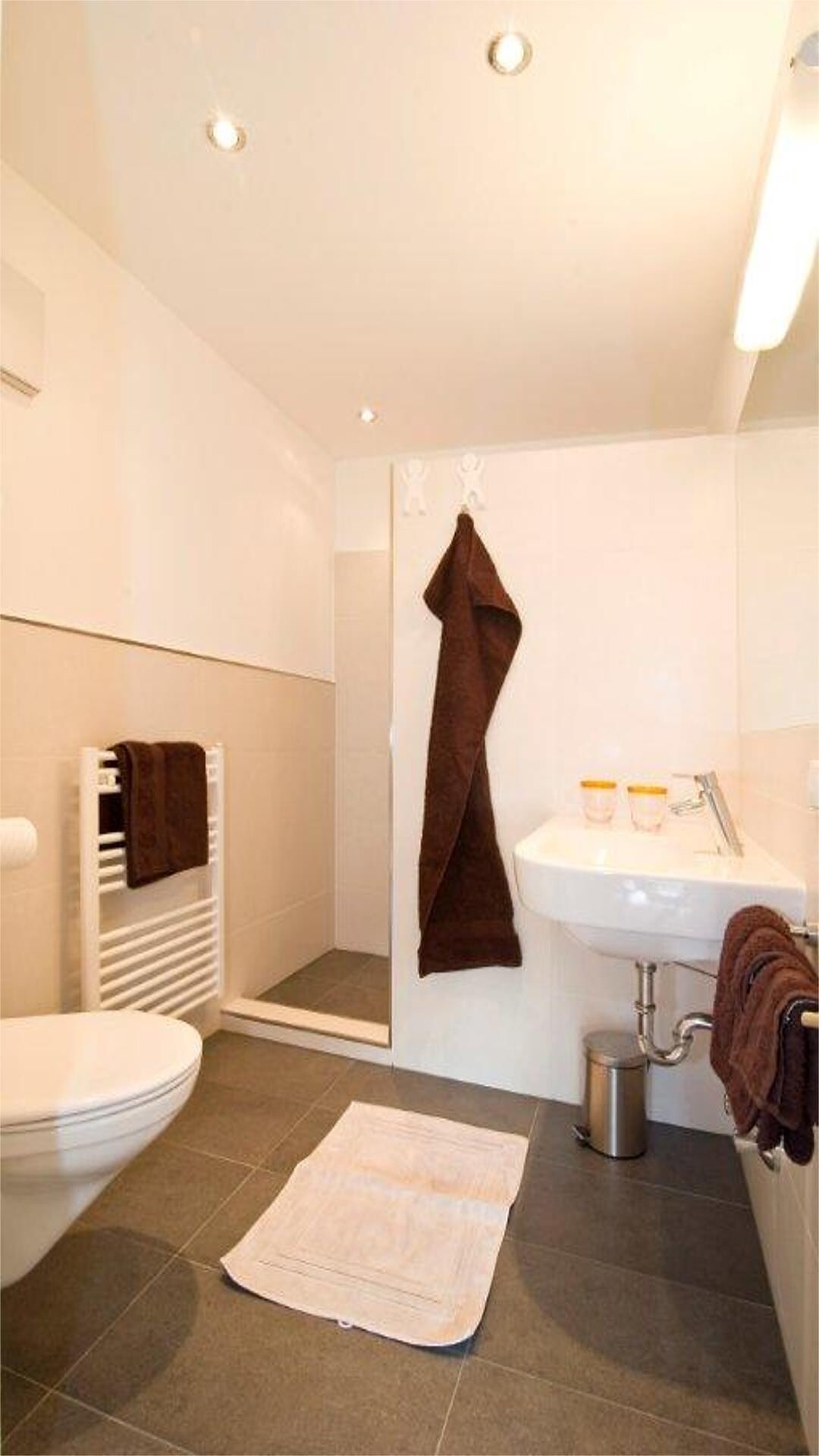 WC mit Dusche Apartment 1