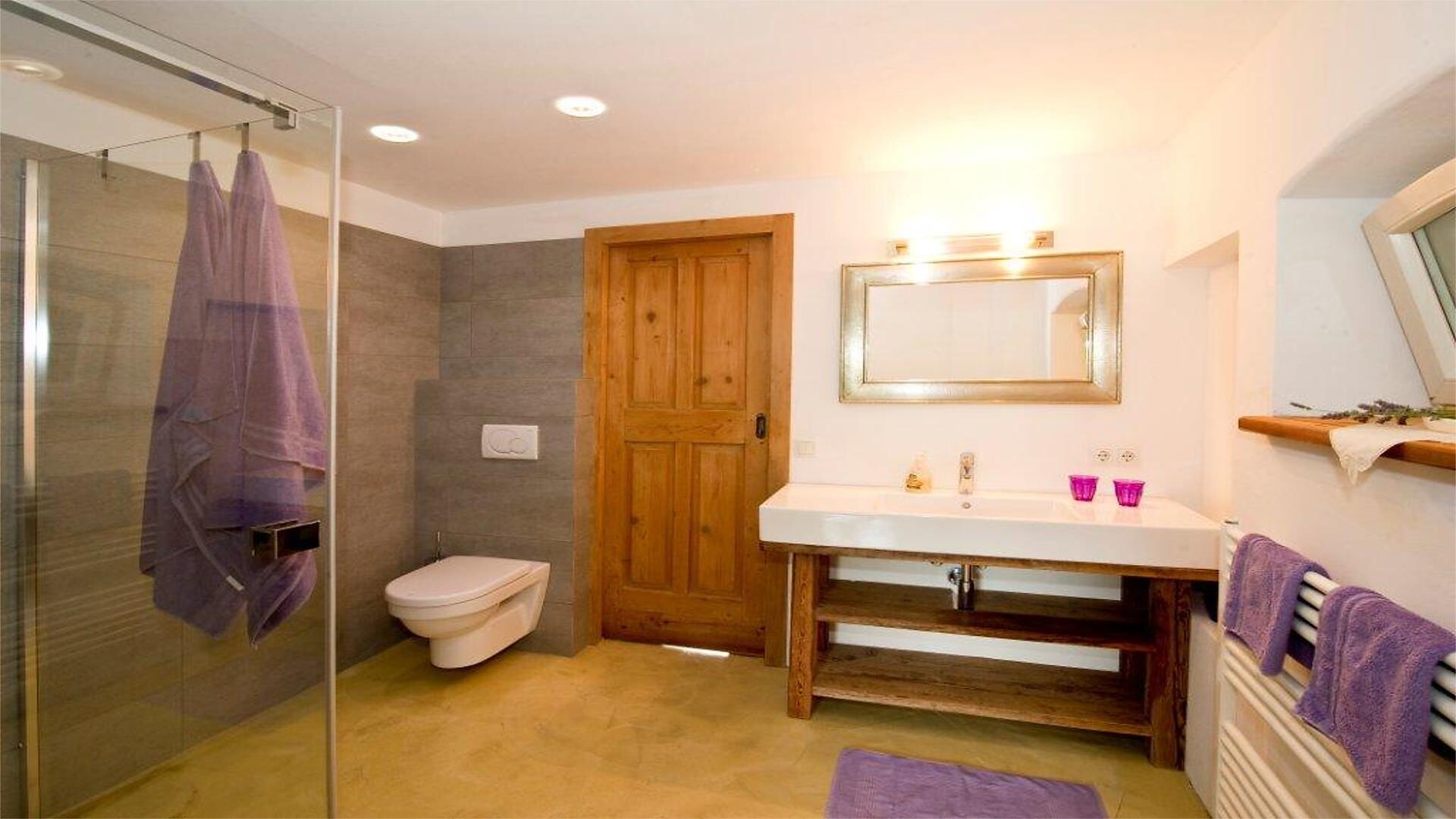 WC, Dusche Apartment 2