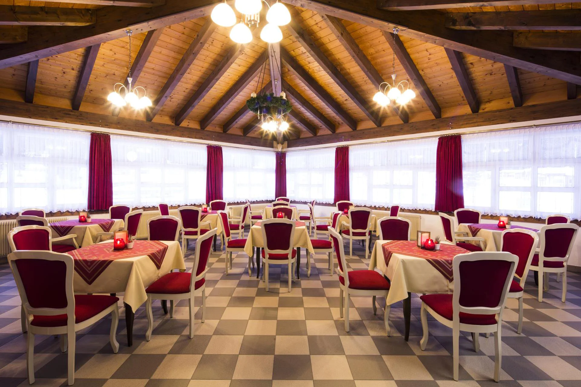Camping Colfosco-Corvara  ALMI Srl Corvara 20 suedtirol.info