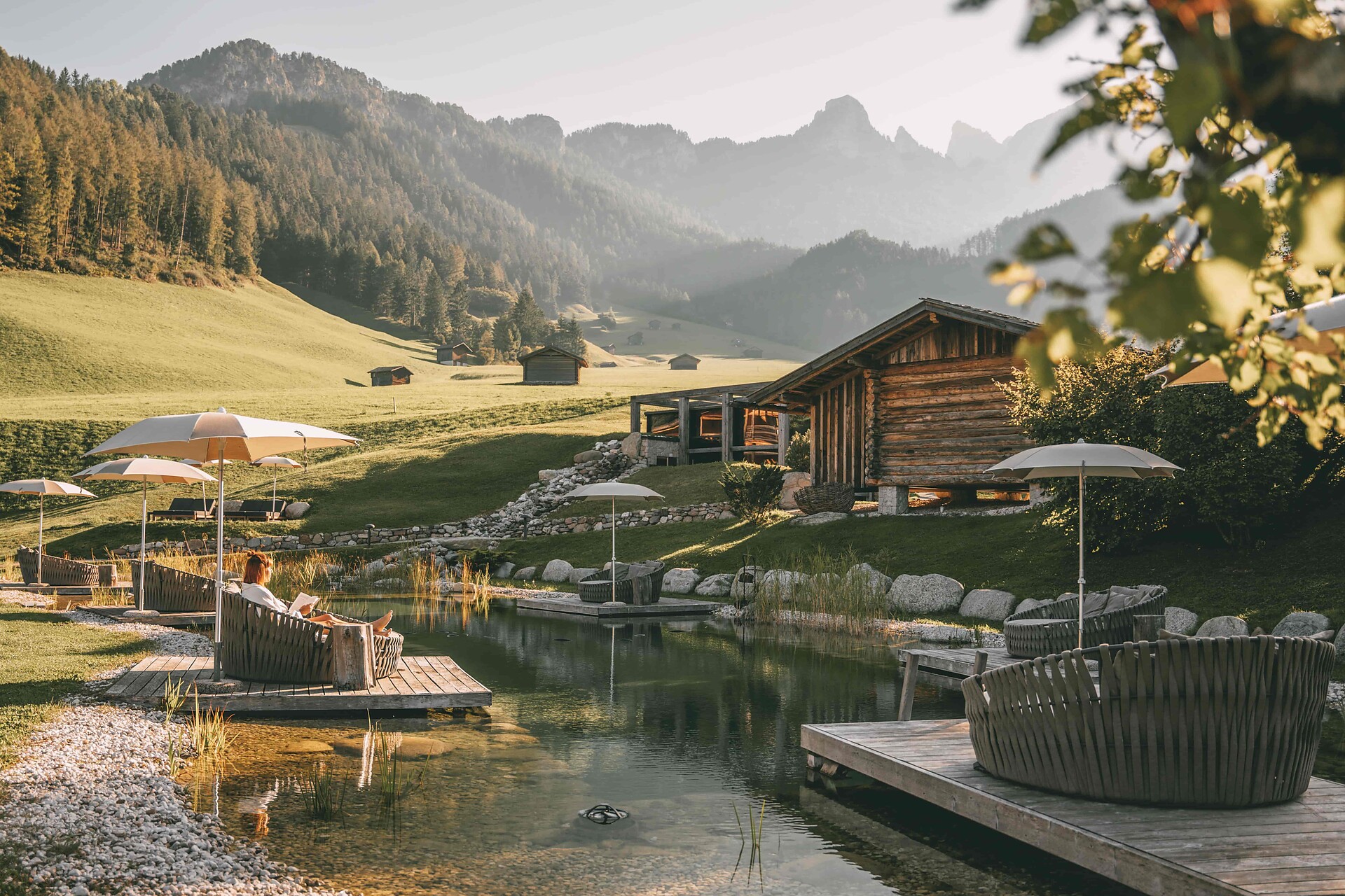 NaturalBathingLake_autumn_Cyprianerhof