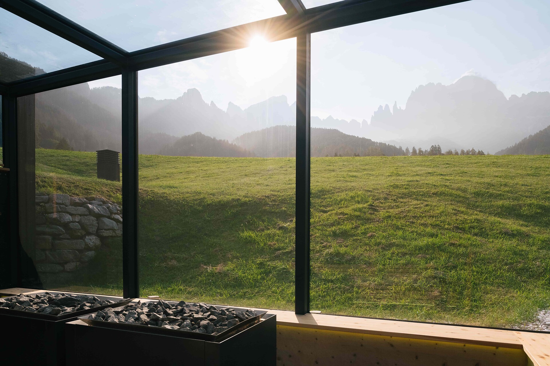 Glassauna_Cyprianerhof_Dolomitesview