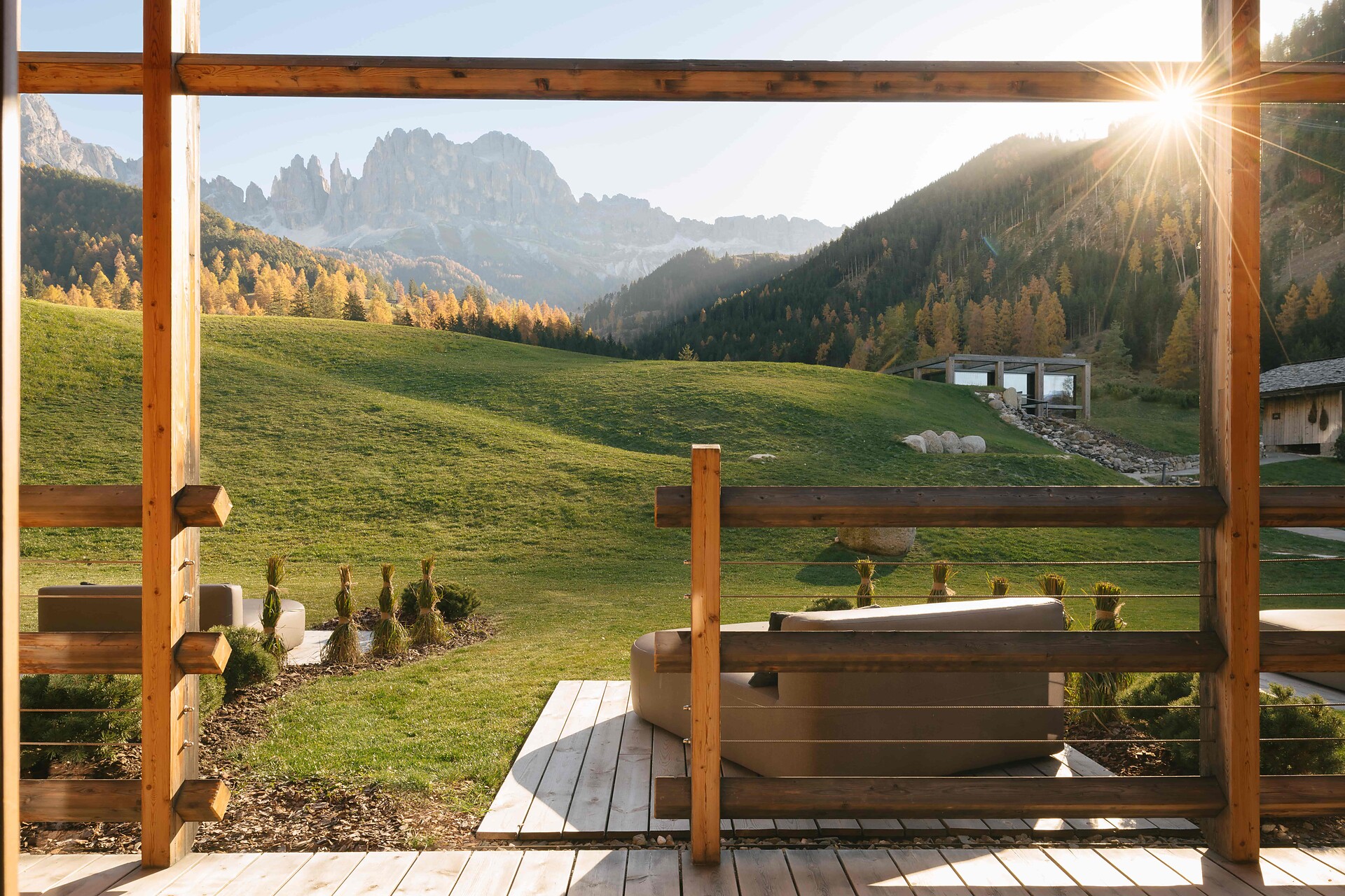 GardenroomDelago_Cyprianerhof_mountainview