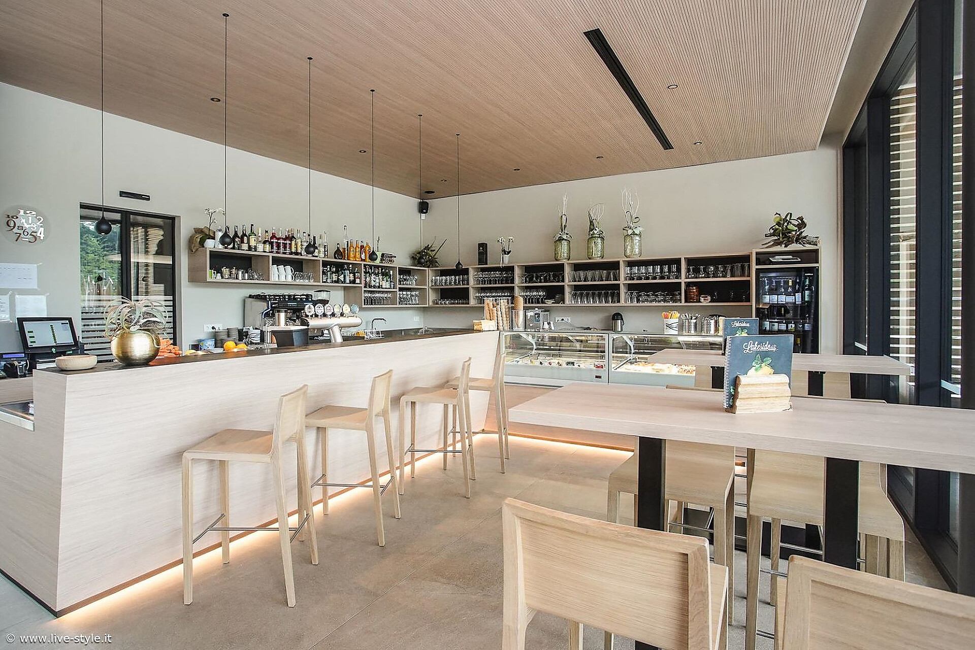 Restaurant/Bar