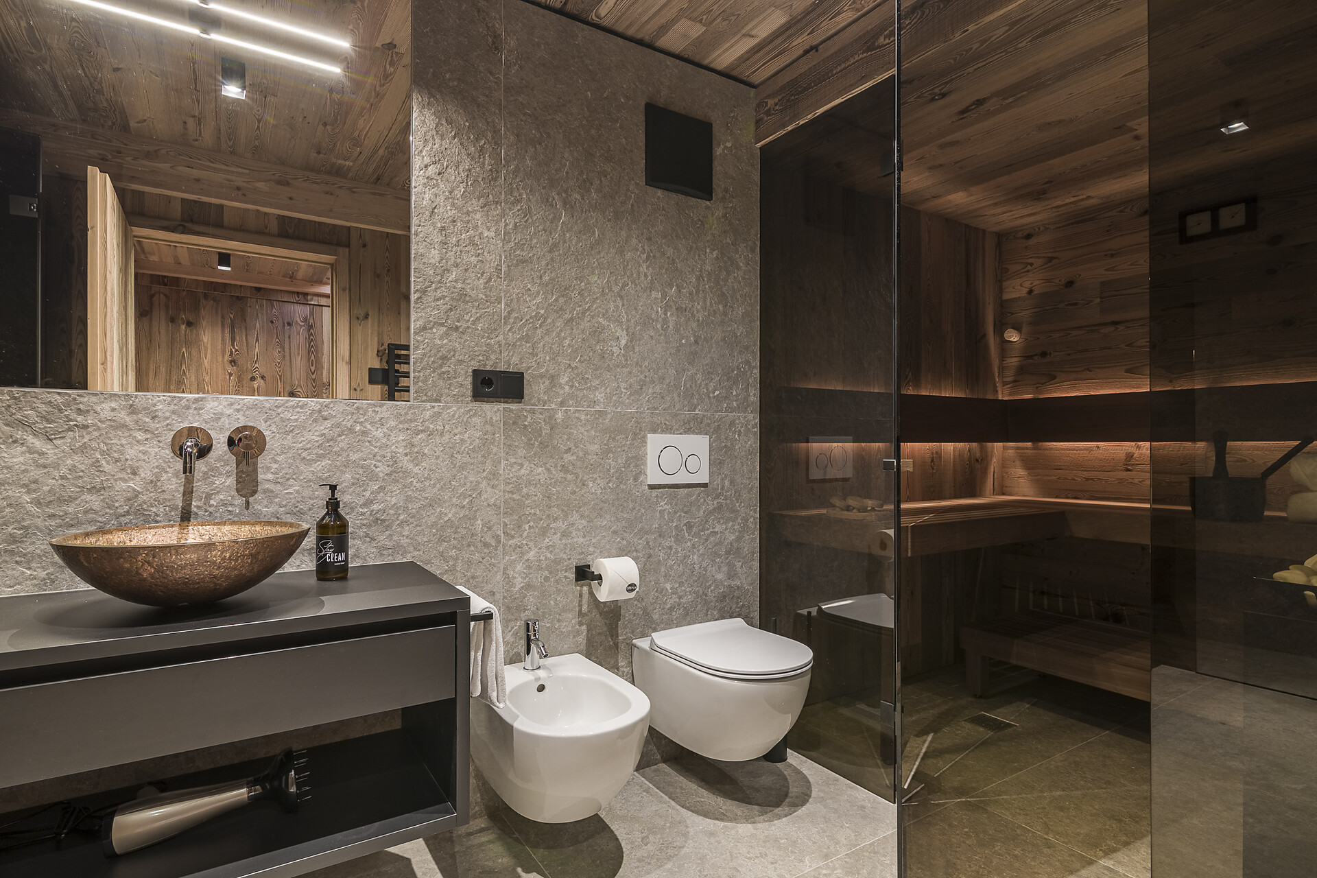 Bathroom ground floor with sauna