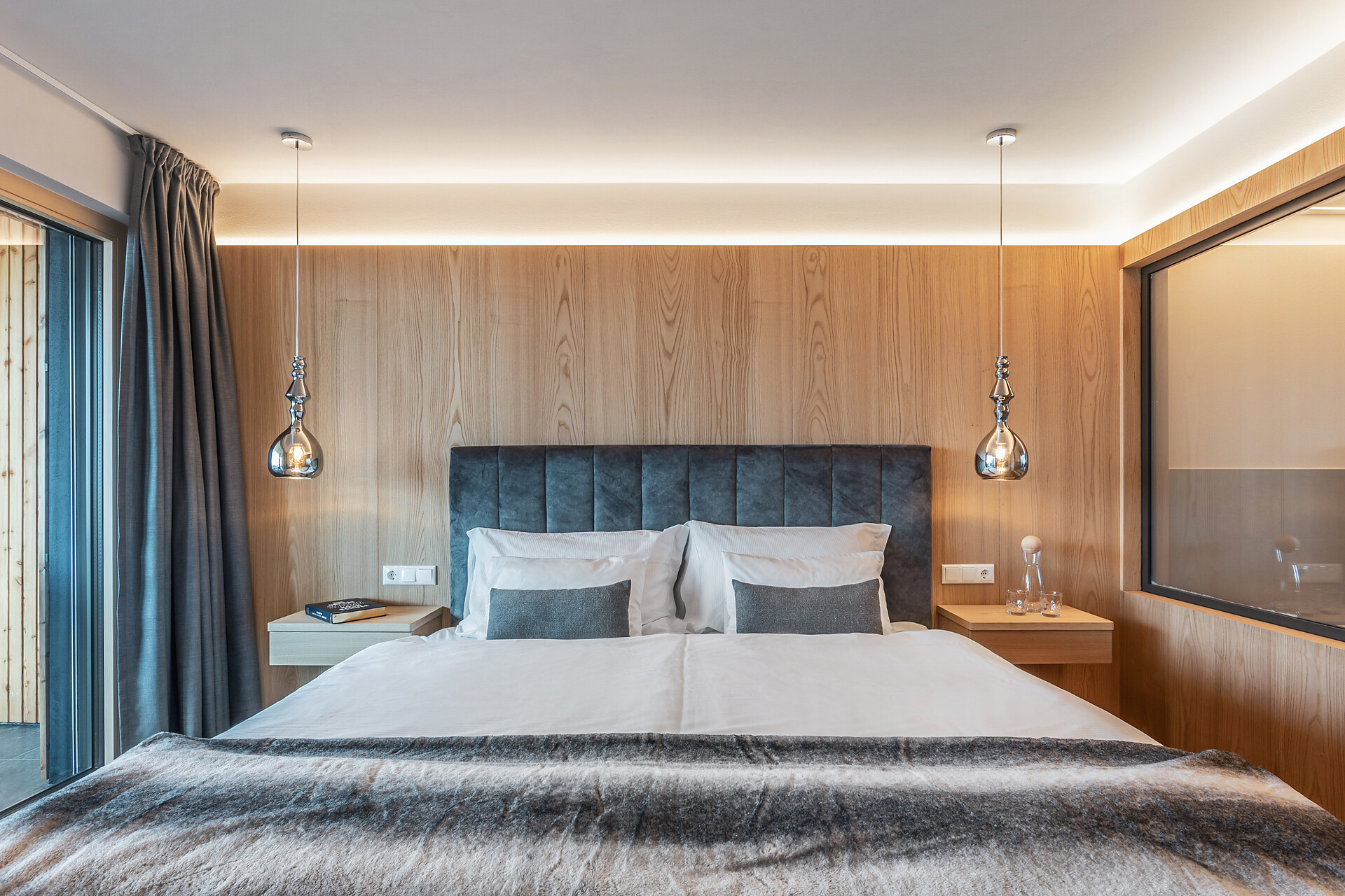 Bed room