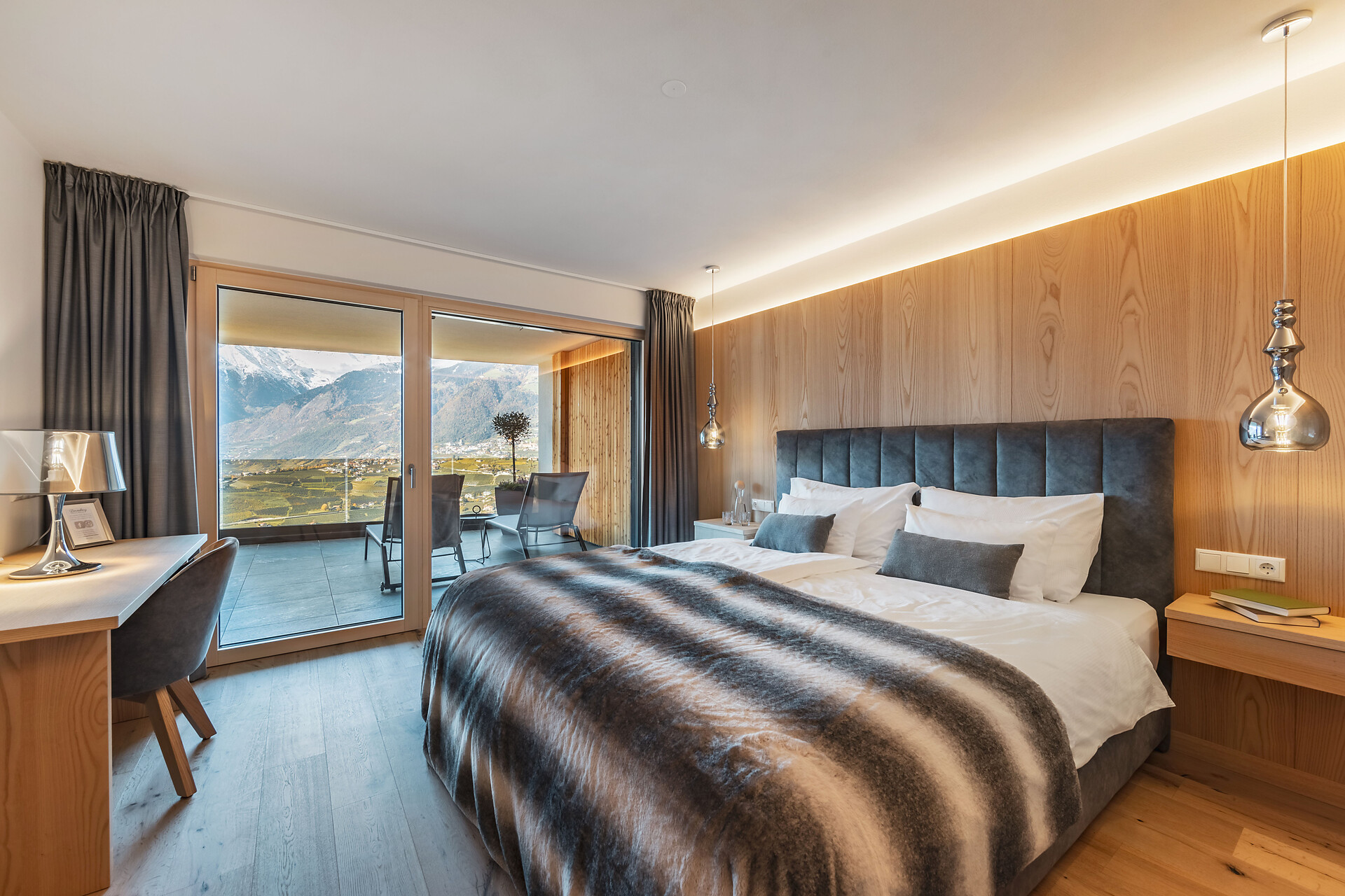 Bed room