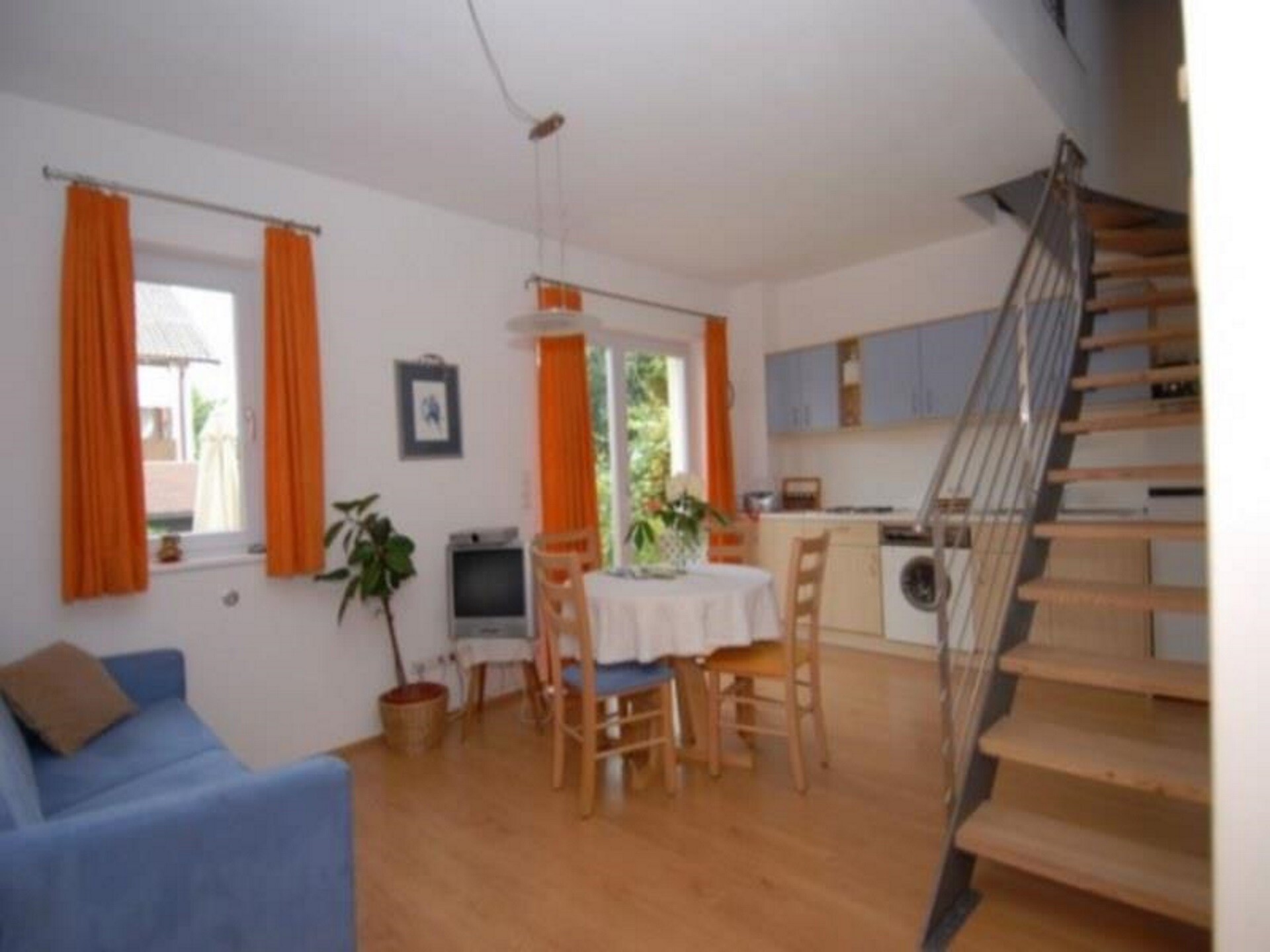 Livingroom with kitchen