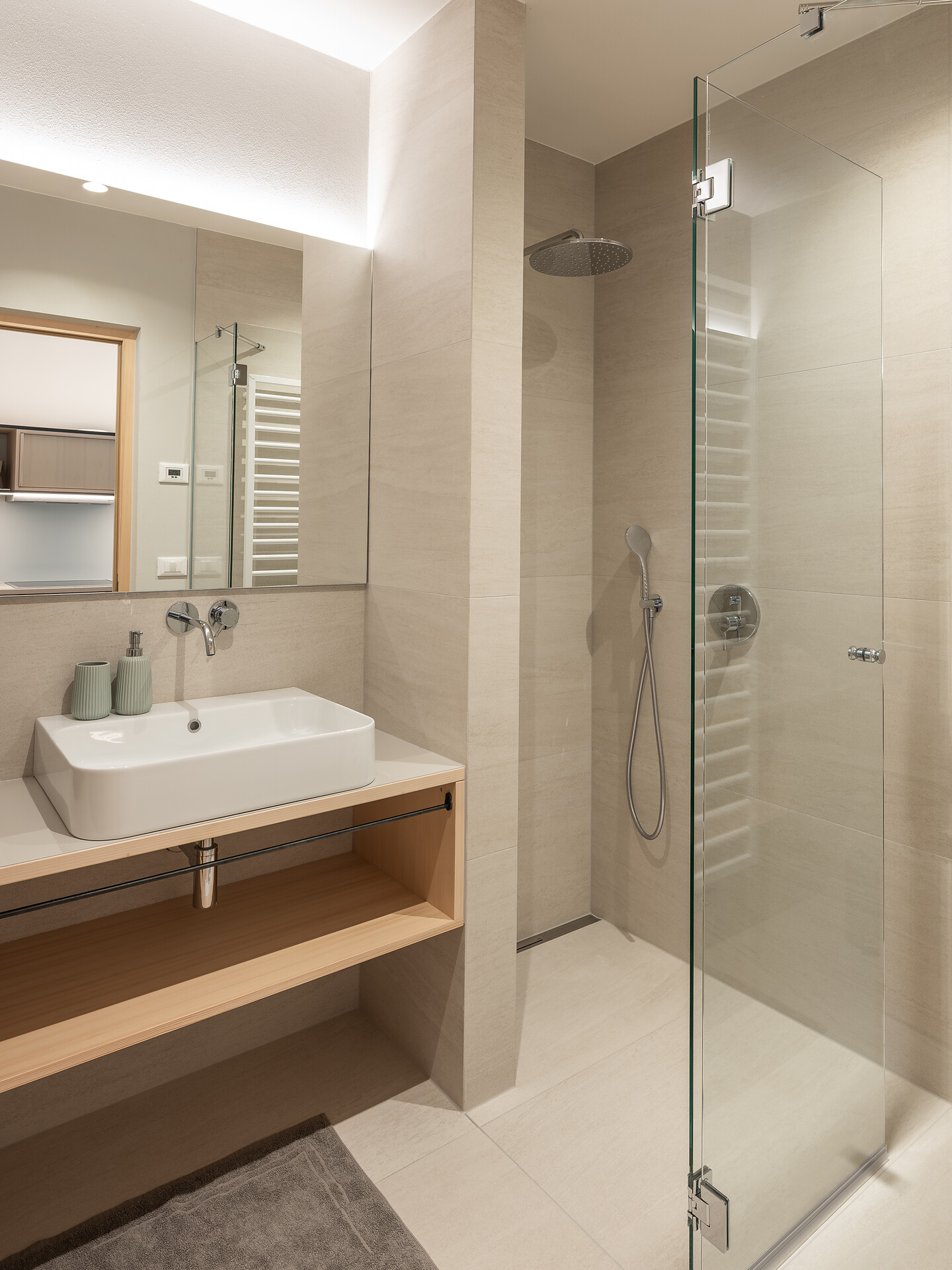 Dianthus Apartment