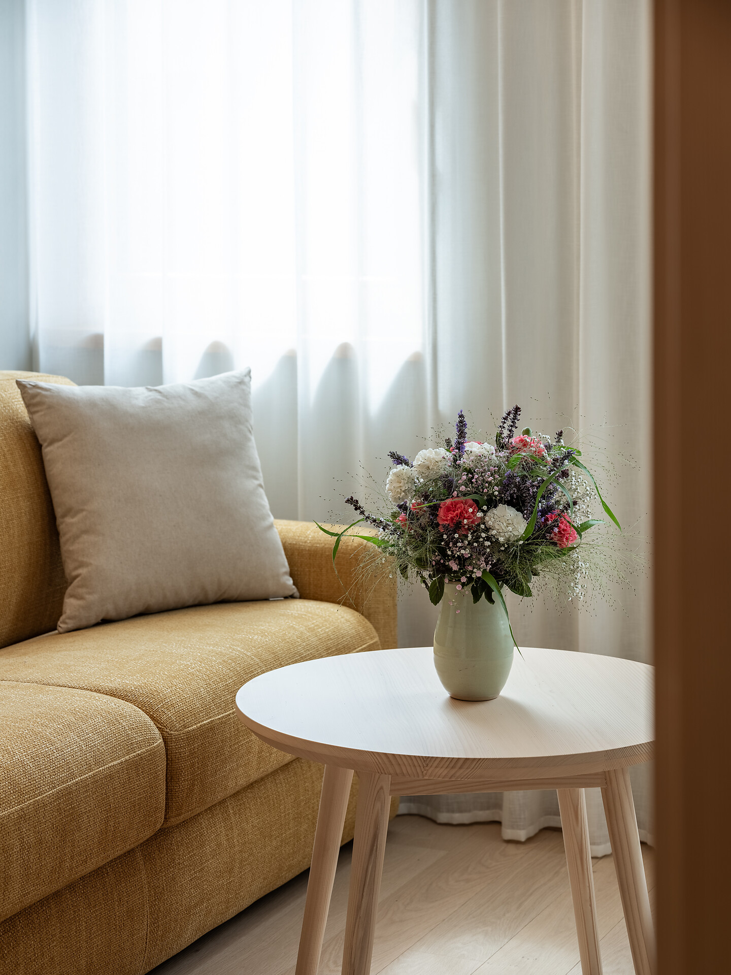 Dianthus Apartment
