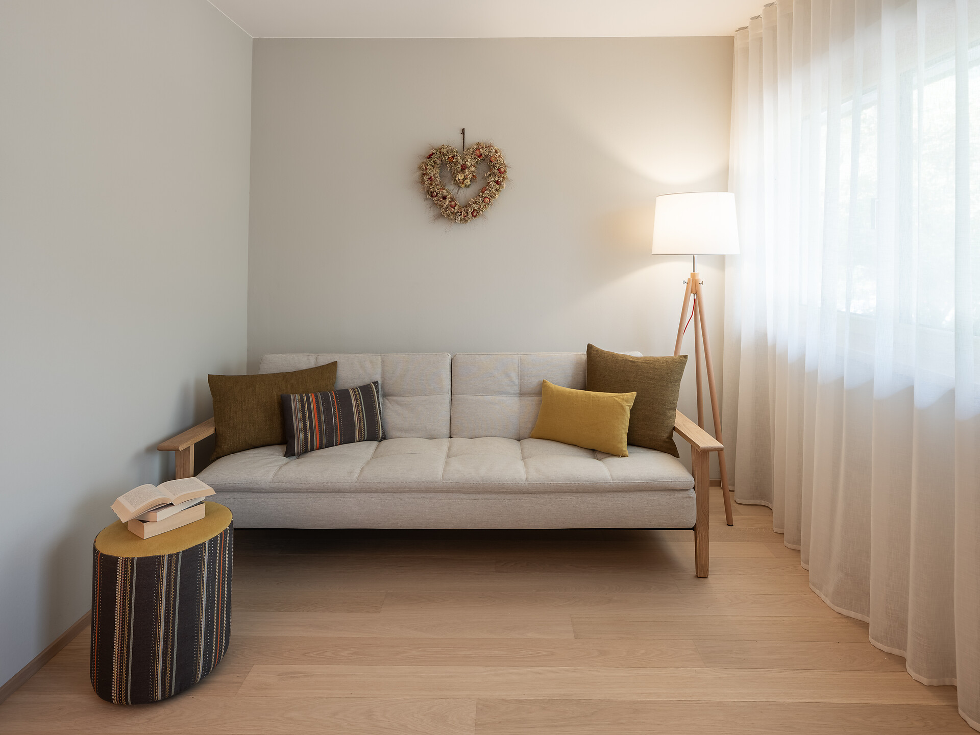 Dianthus Apartment