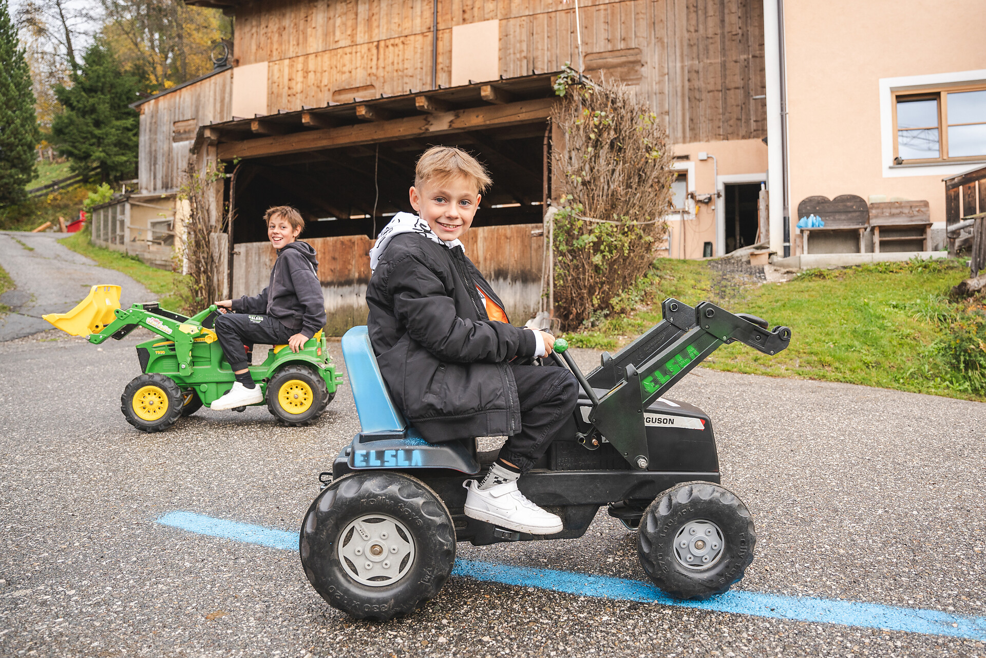 Family Hackhofer Elslerhof Dobbiaco Farm holidays