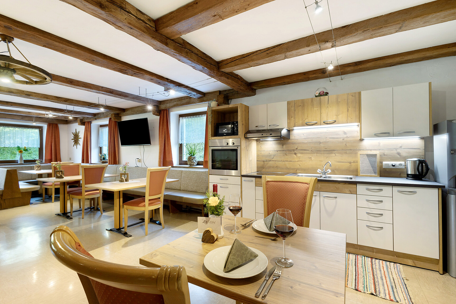 Sala da colazione con cucina in comune "fo olla"