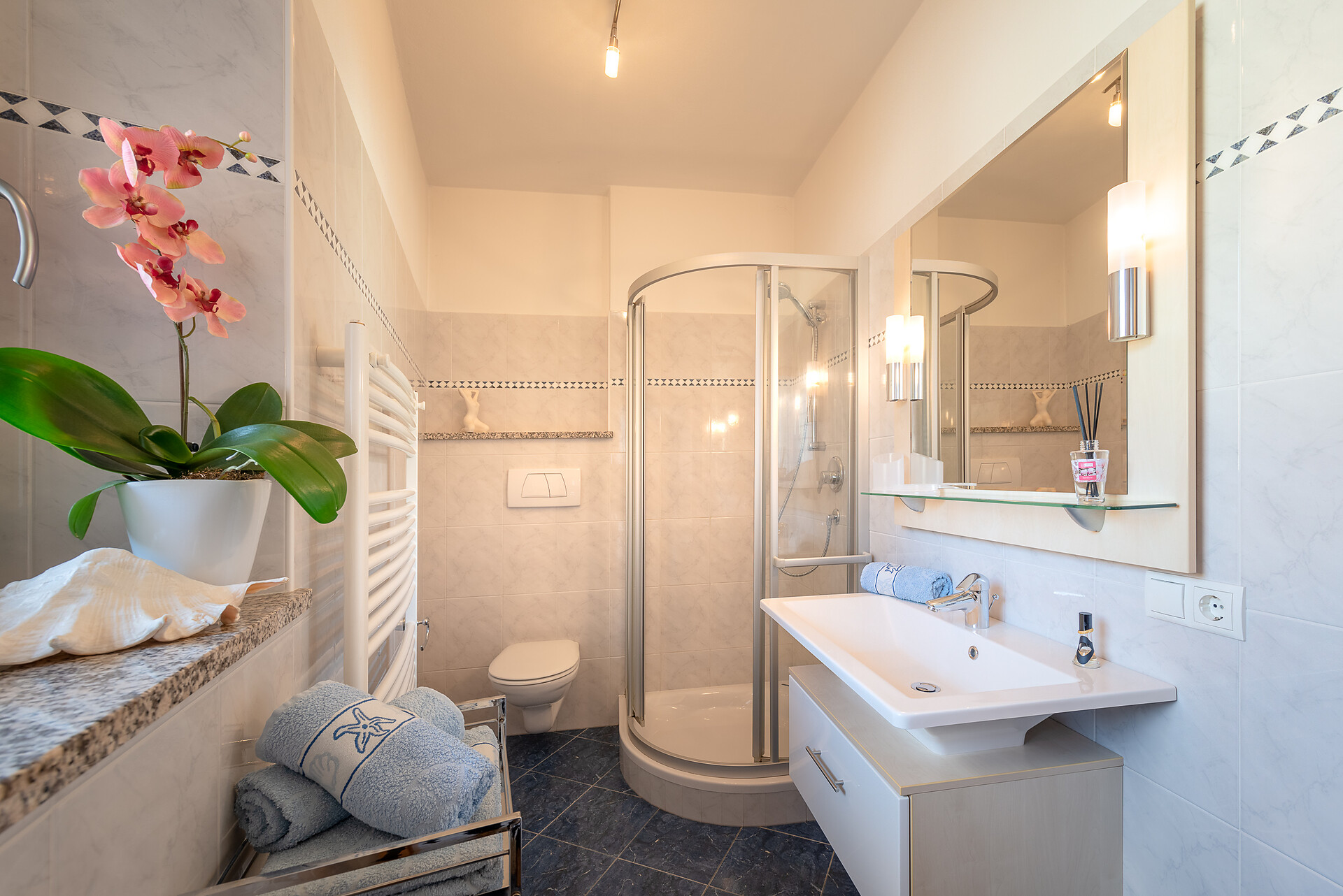 bathroom flat "Weintraube"