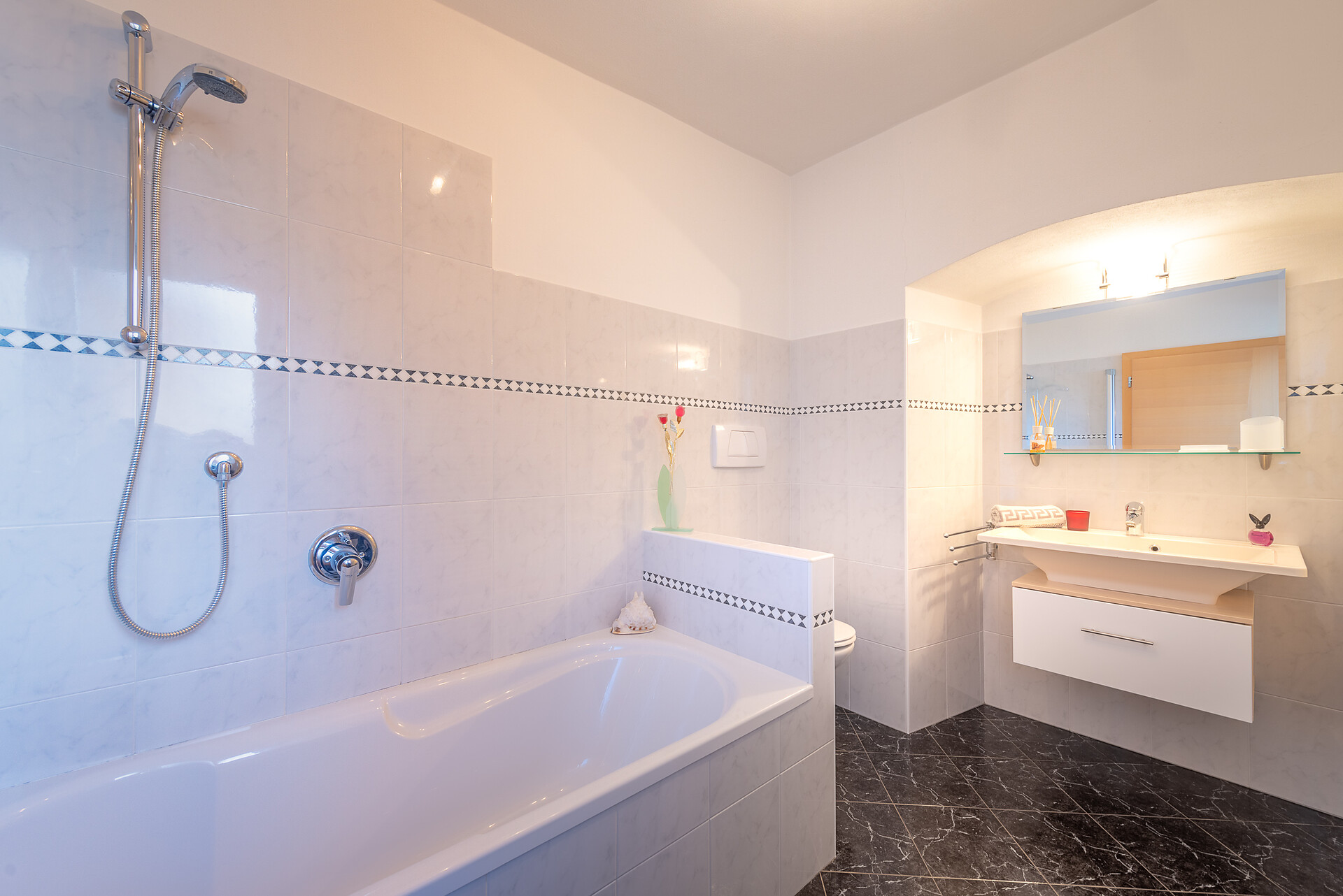 bathroom flat "Apfelblüte"