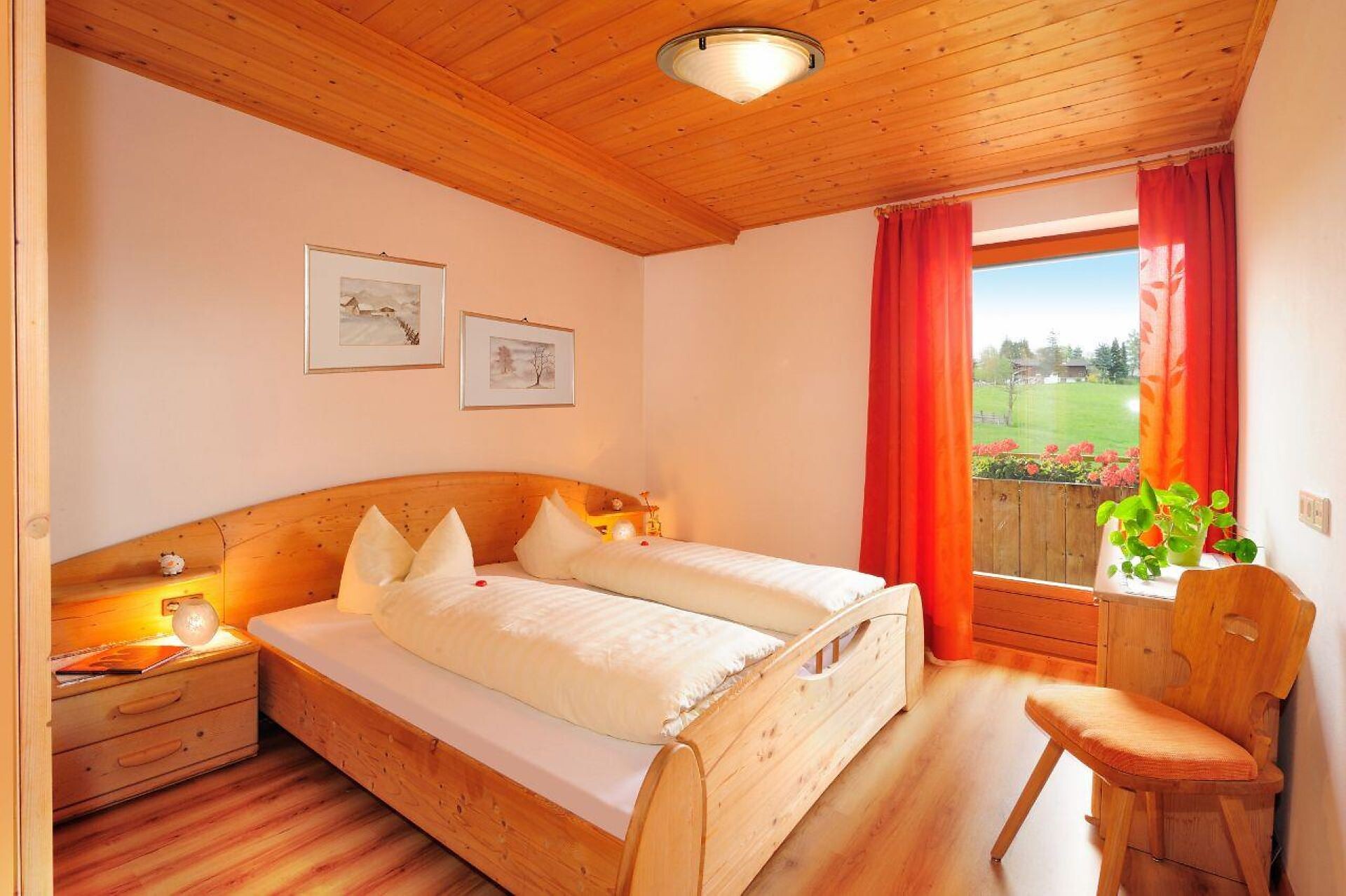 Ferienwohung Sonnenseite 75 qm mit Balkonterrasse