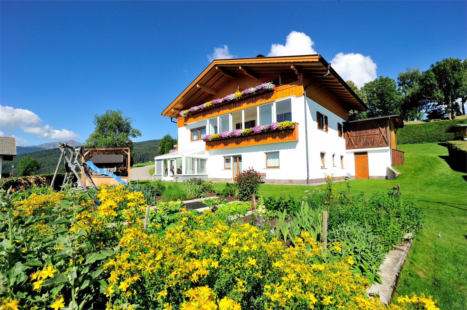 Ferienwohnungen Haselstaude Mühlbach 6 suedtirol.info