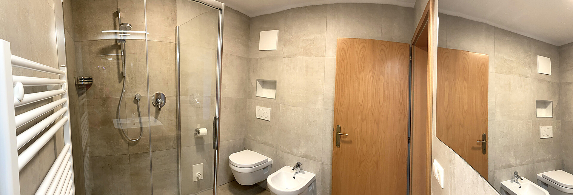 Appartement 2: Badezimmer 1
