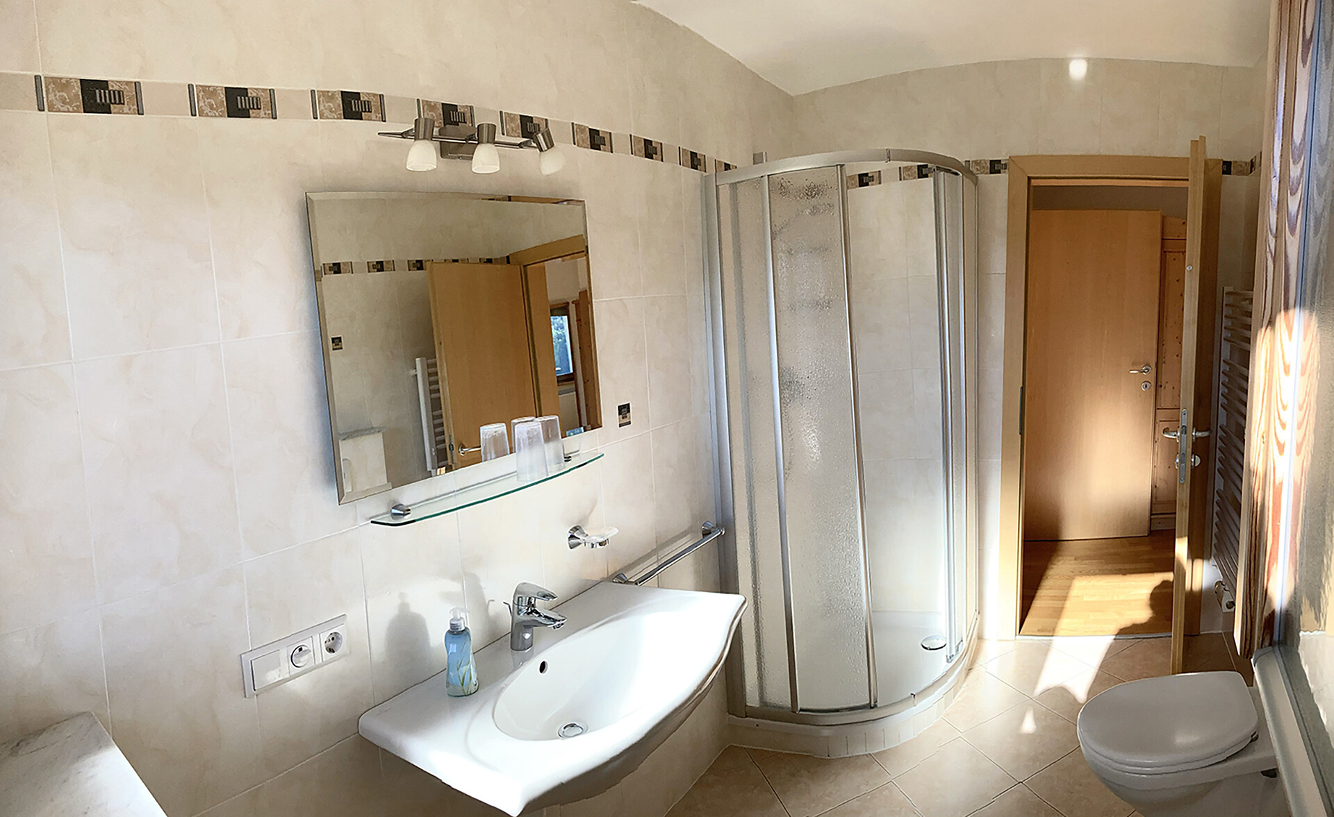 Appartement 2: Badezimmer 2