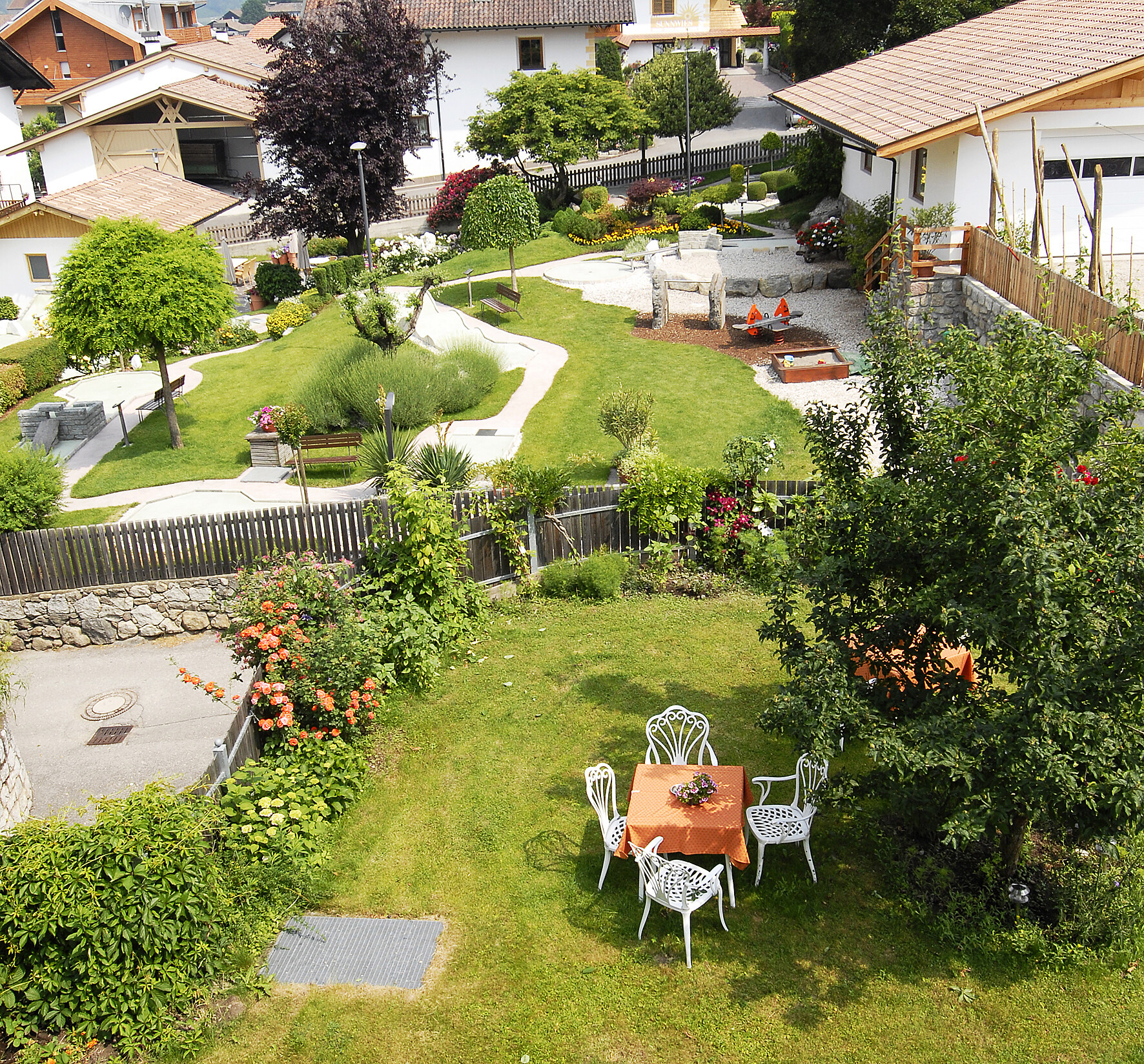 view minigolf court