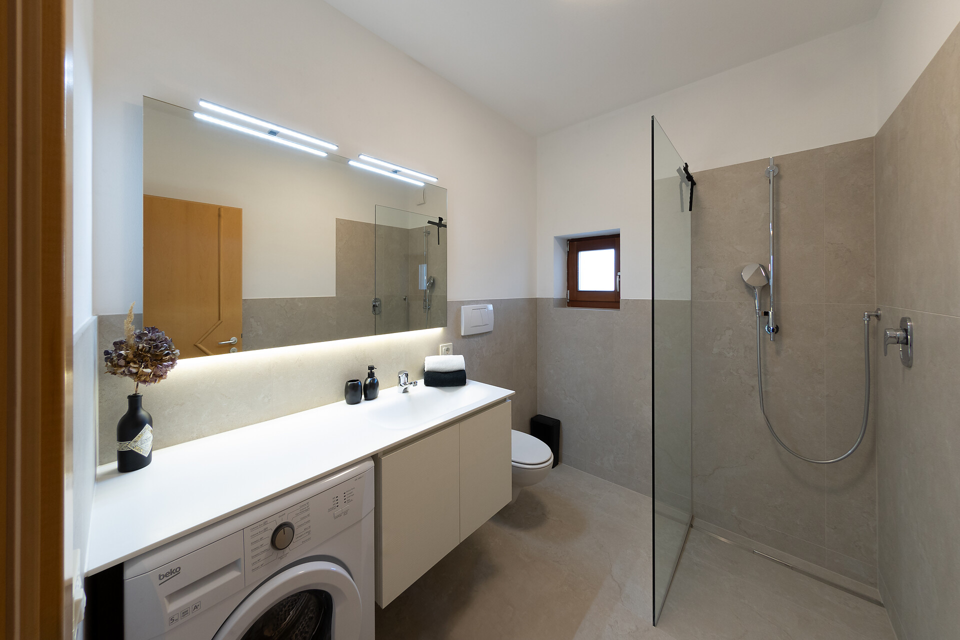 Engadiner Apartments & Wines