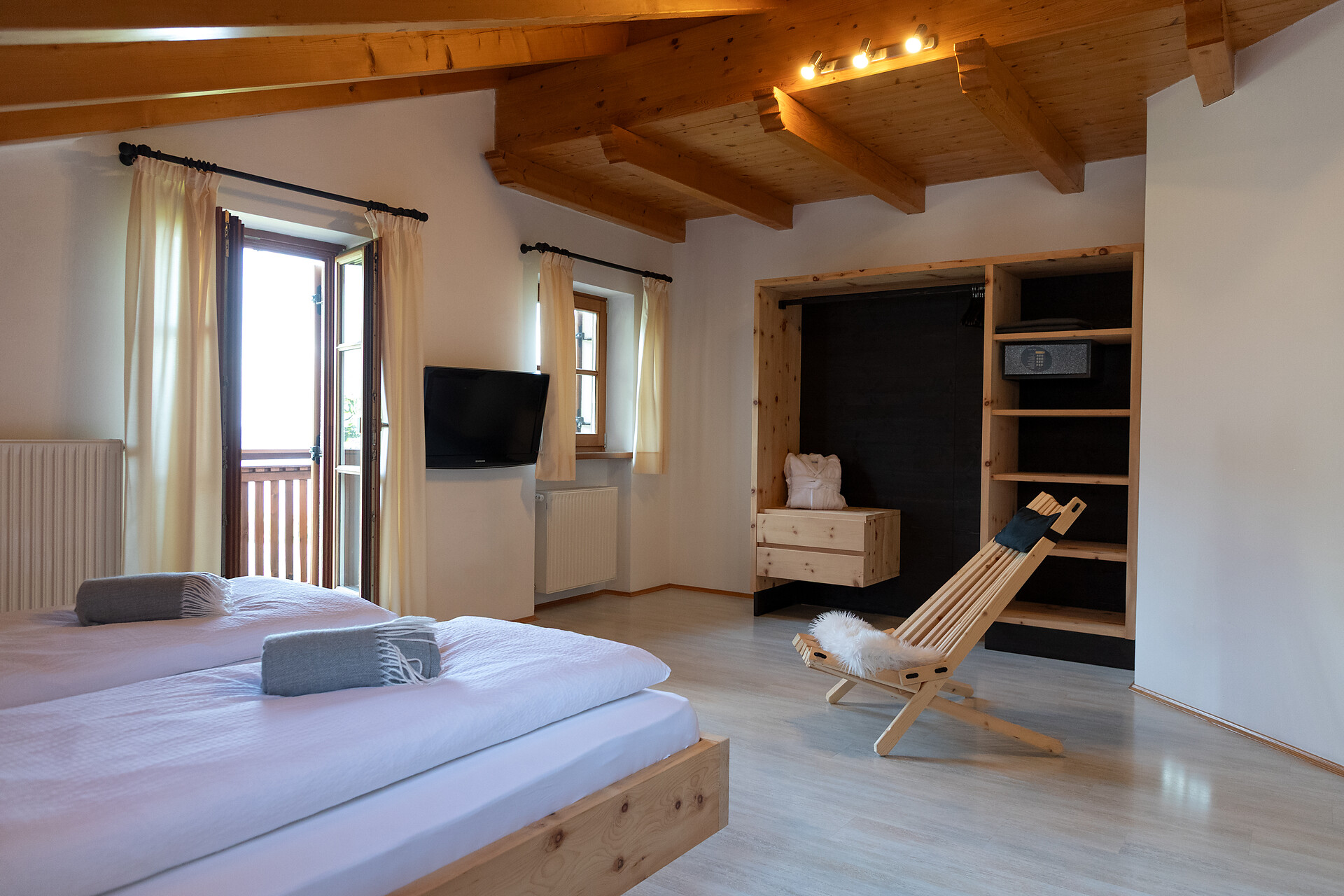 Engadiner Apartments & Wines