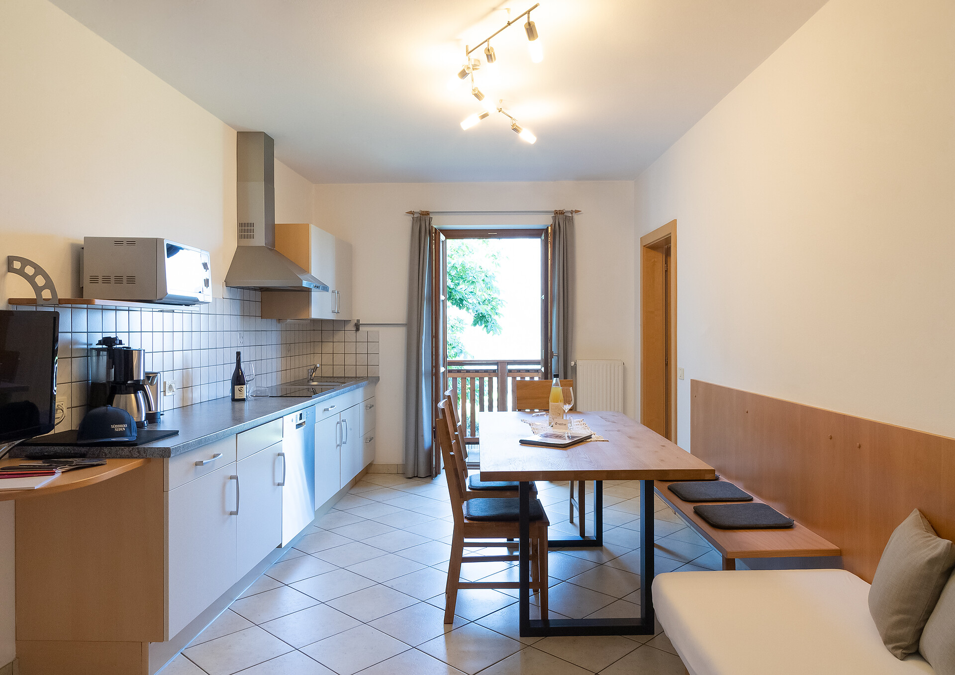 Engadiner Apartments & Wines