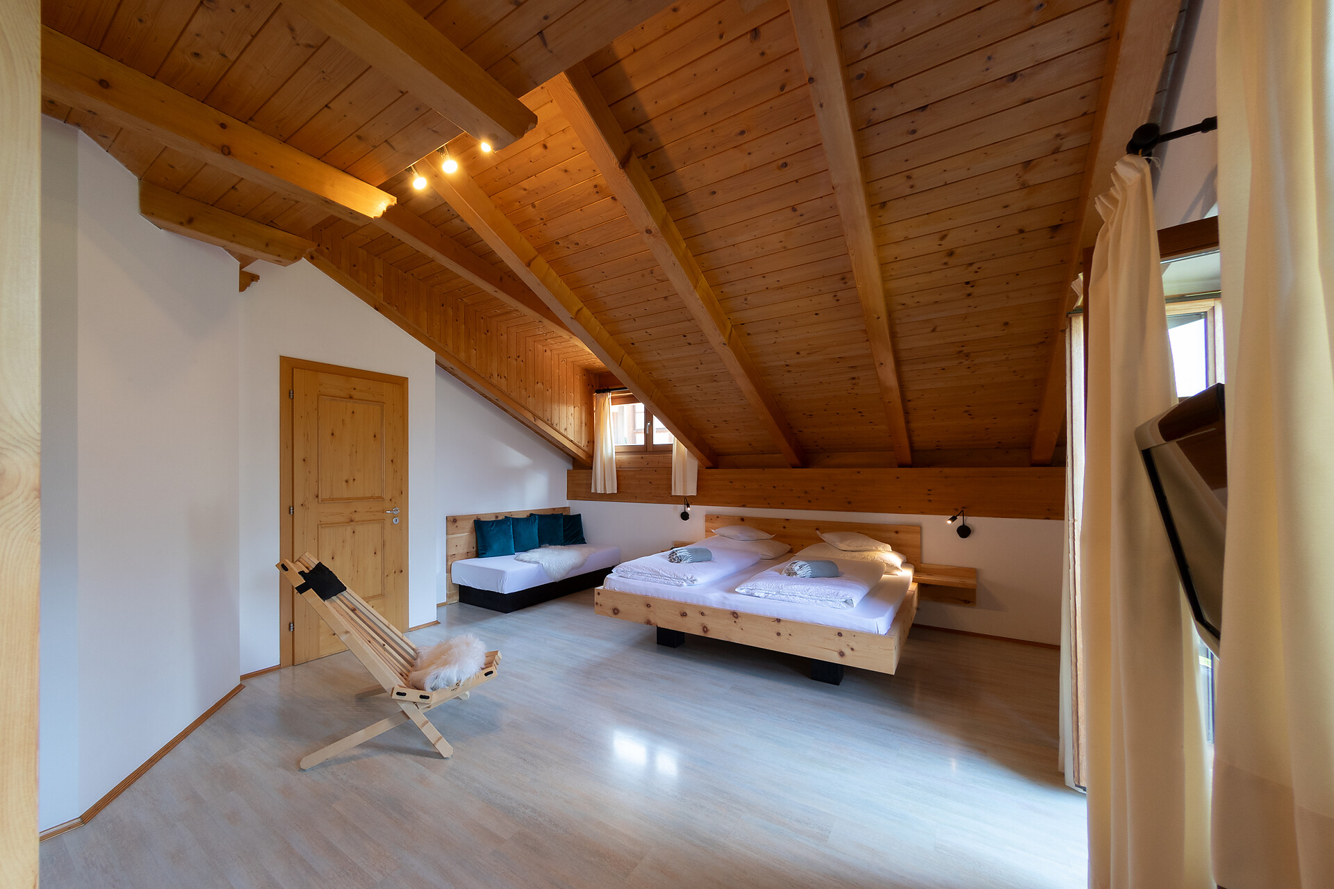 Engadiner Apartments & Wines