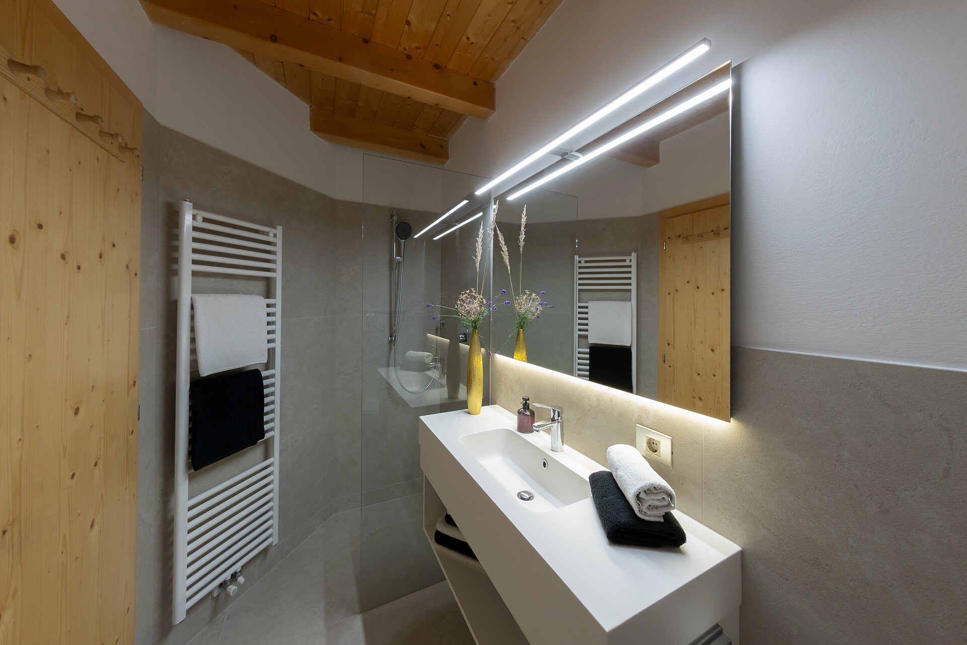 Engadiner Apartments & Wines