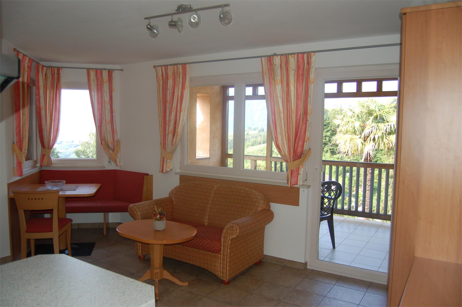 Apartments Apartmenthaus am Waalweg Riffian/Rifiano 10 suedtirol.info