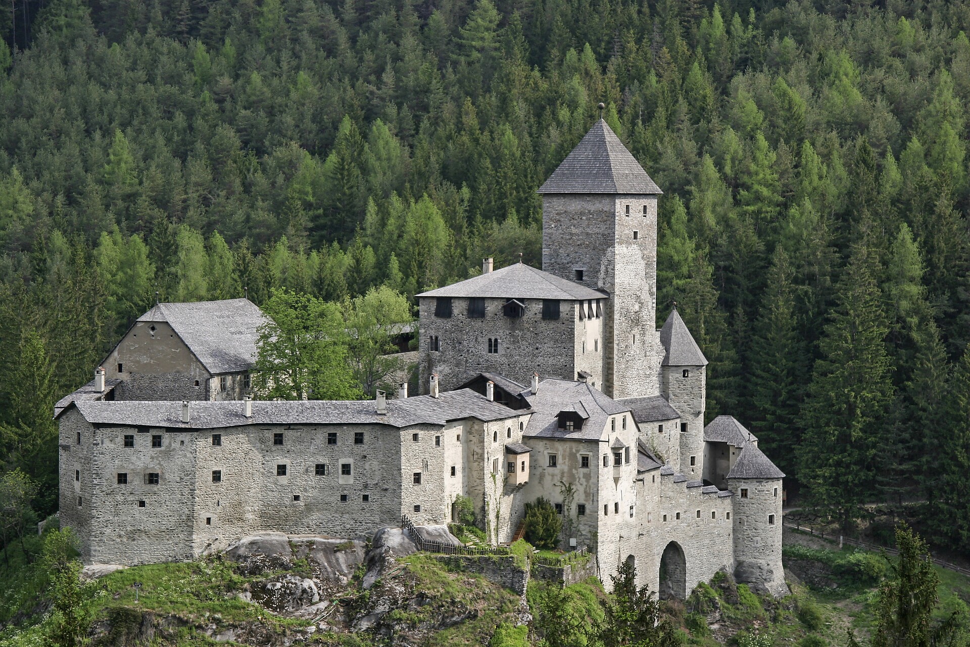 Schloss Taufers