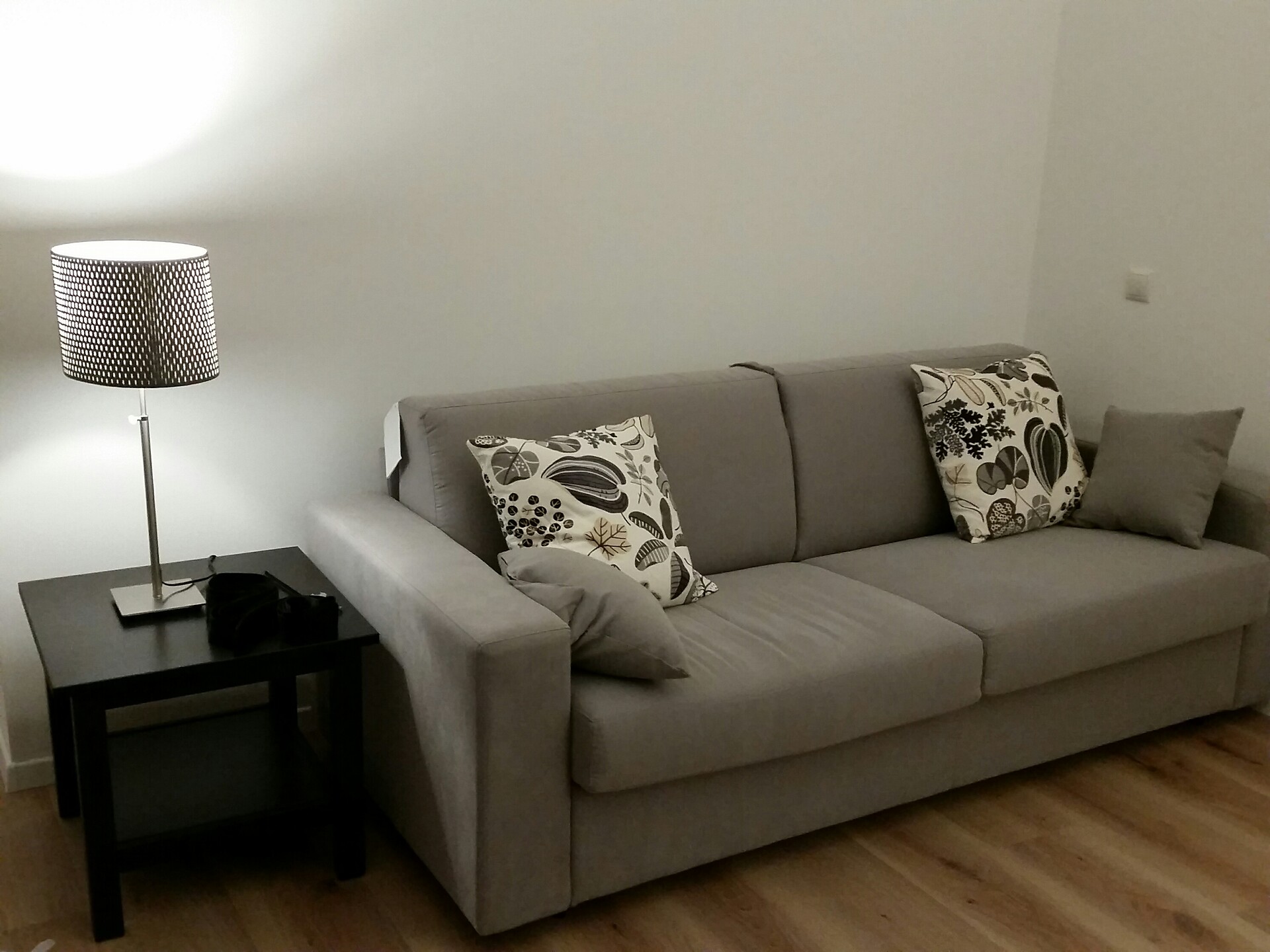 Diwan im Schlafzimmer mit ausziehbaren vollwertigen Bett 160*200