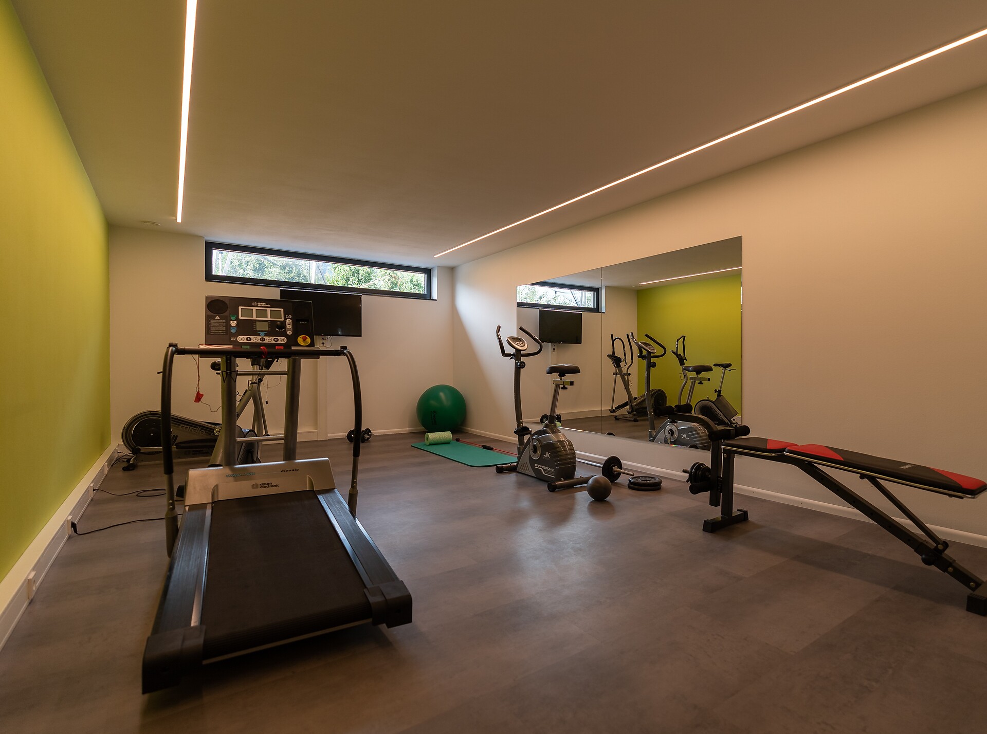 fitnessroom