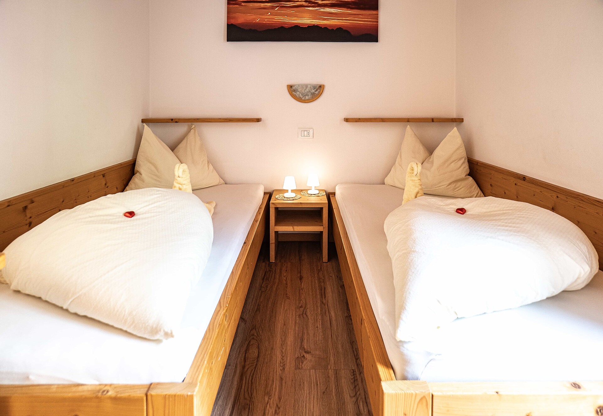 bed room with 2 single beds "Leo"