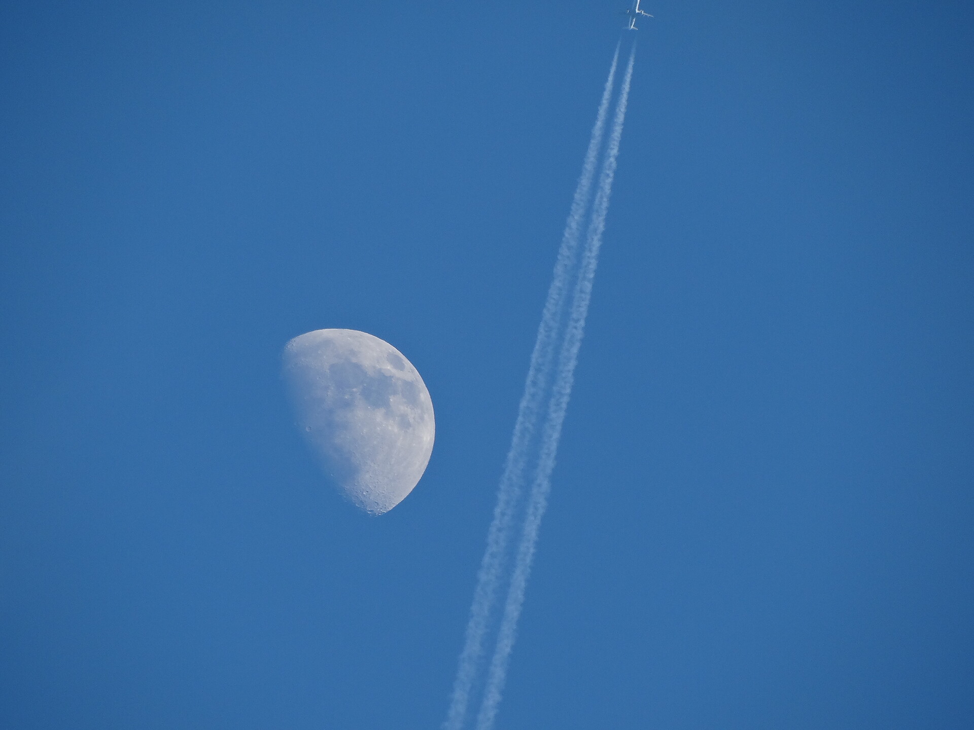am Mond vorbei