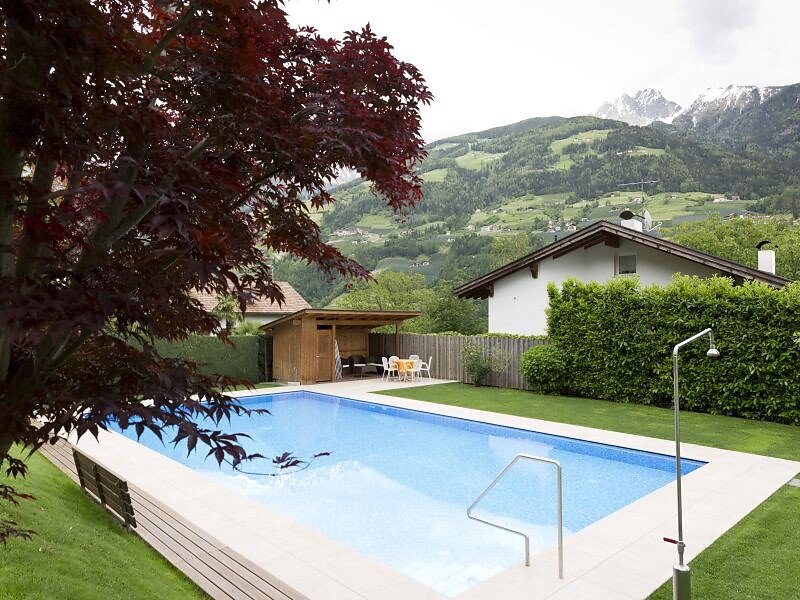 Schwimmbad 4