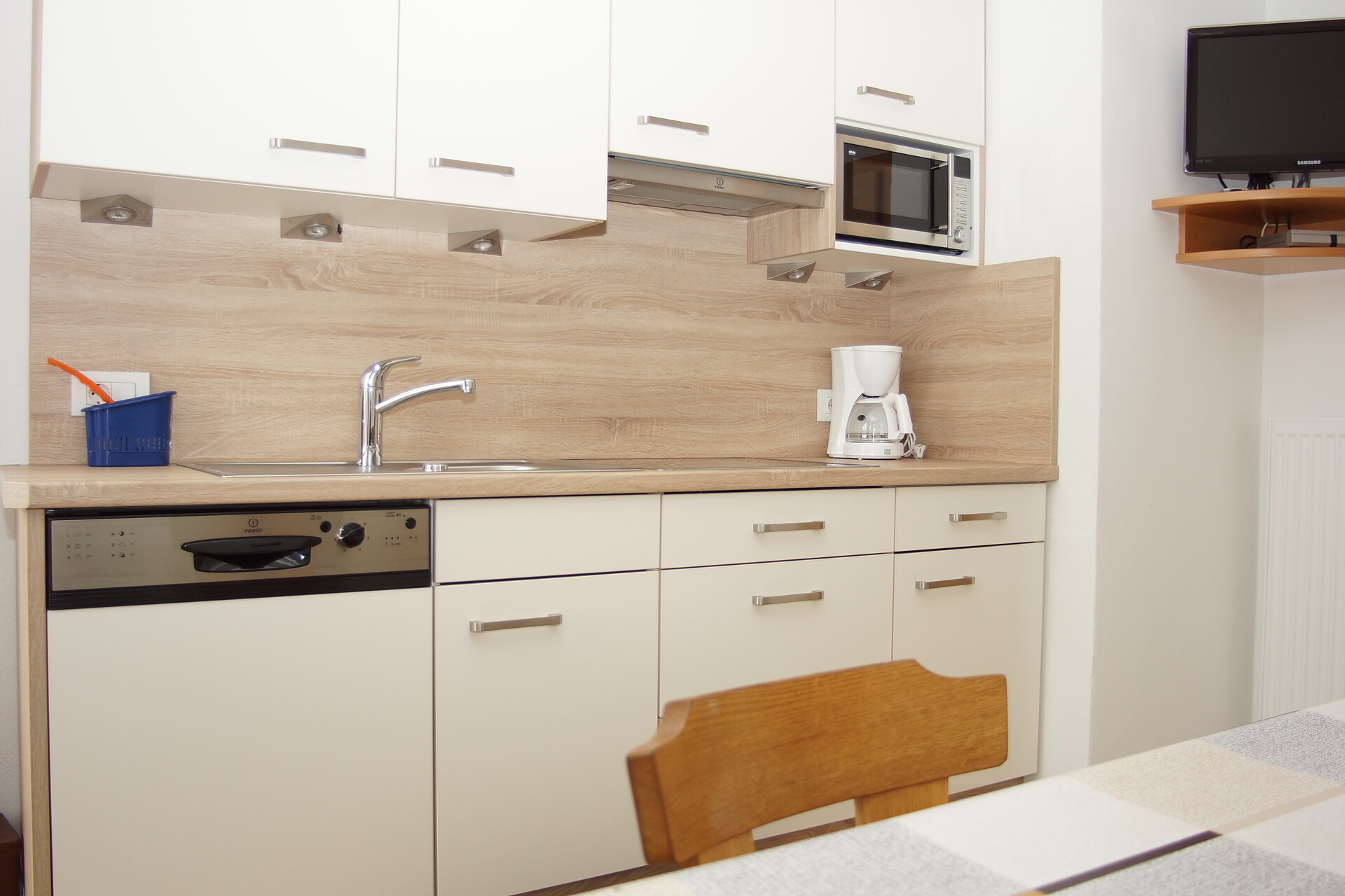 Kitchen 5 person